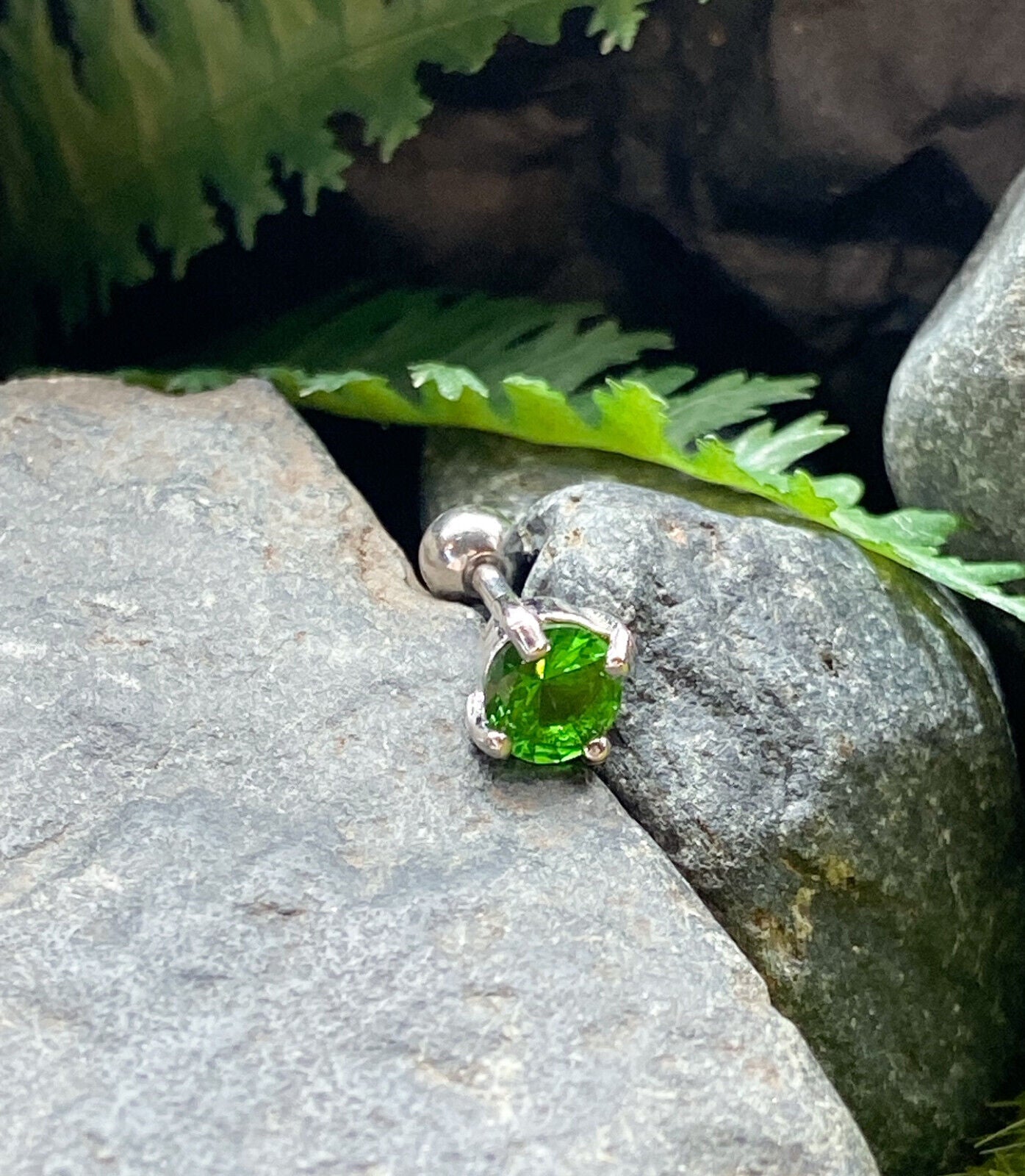 1pc Prong Set Round Gem Tragus Helix Cartilage Ring 16g 1/4" Piercing Jewelry (Gem Color: Green)