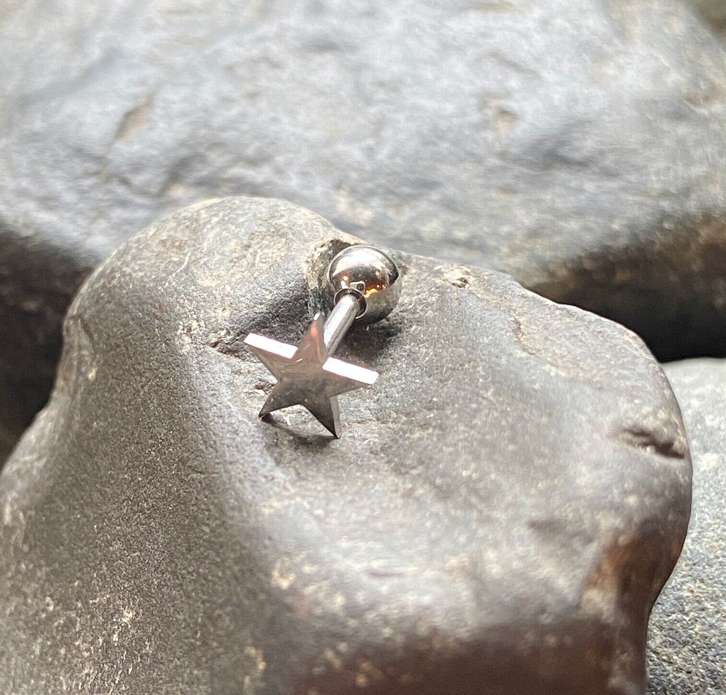 1pc Flat Star Top Helix Tragus Cartilage Bar Stud Earring 316L Surgical Steel (Color: Silver)