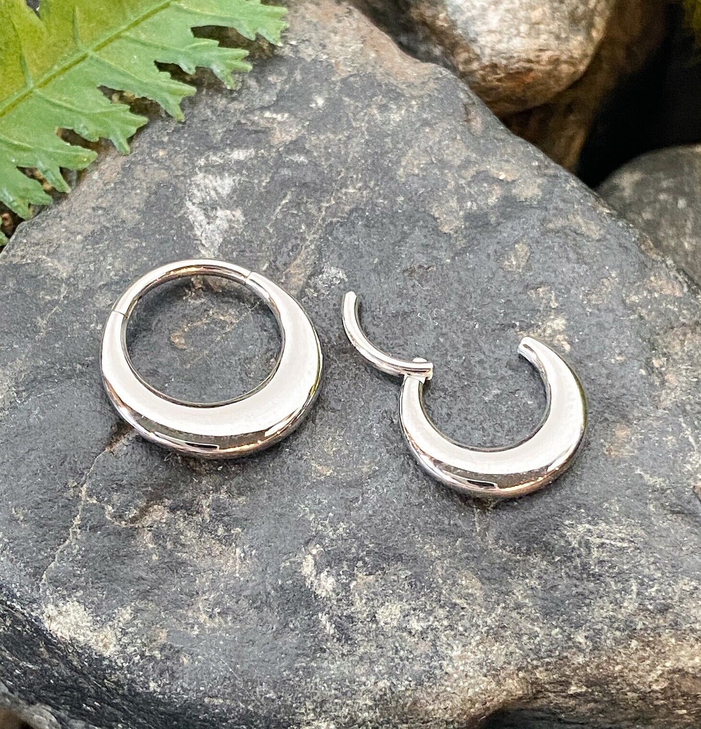 1pc Hollow Thick Hinged Segment Ring 16g Septum Clicker Surgical Steel (Color: Silver)