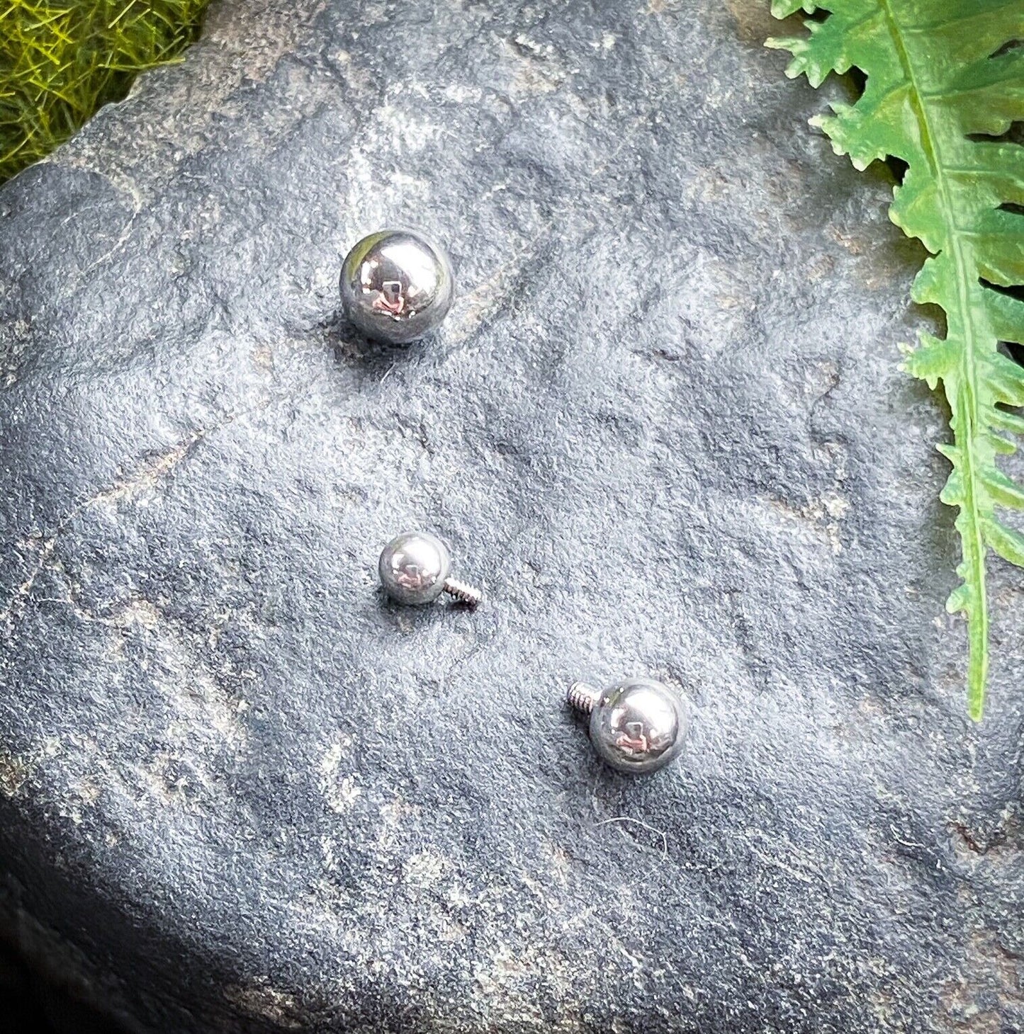 Body Jewelry Replacement Parts - 10pk Solid Titanium Internally Threaded Balls