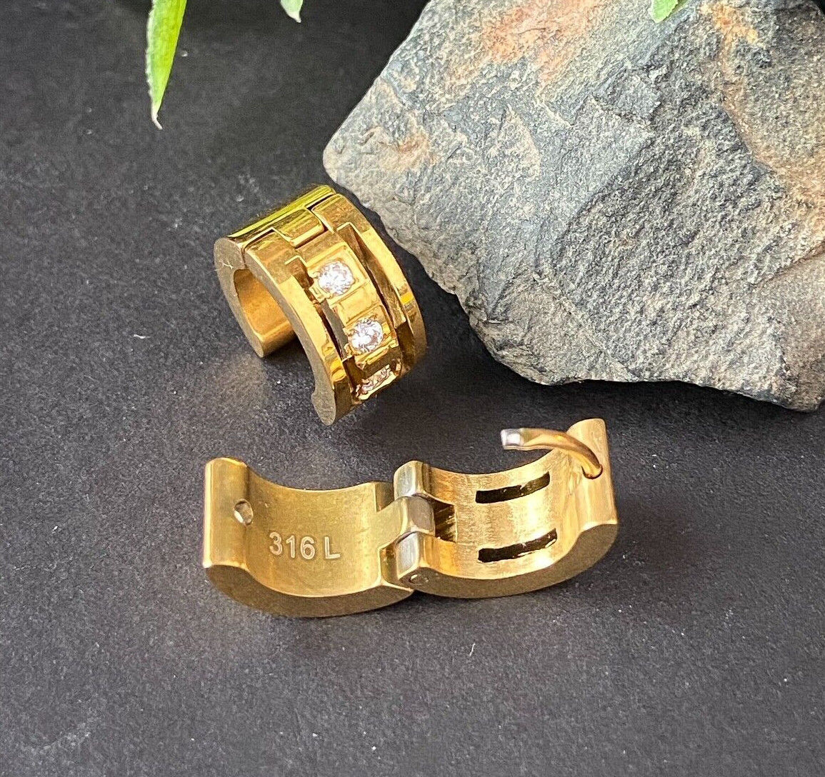 PAIR of Hoop Hinged Huggie Earrings 20g, 7mm Wide, 3 CNC Set CZ Gems (Color: Gold)