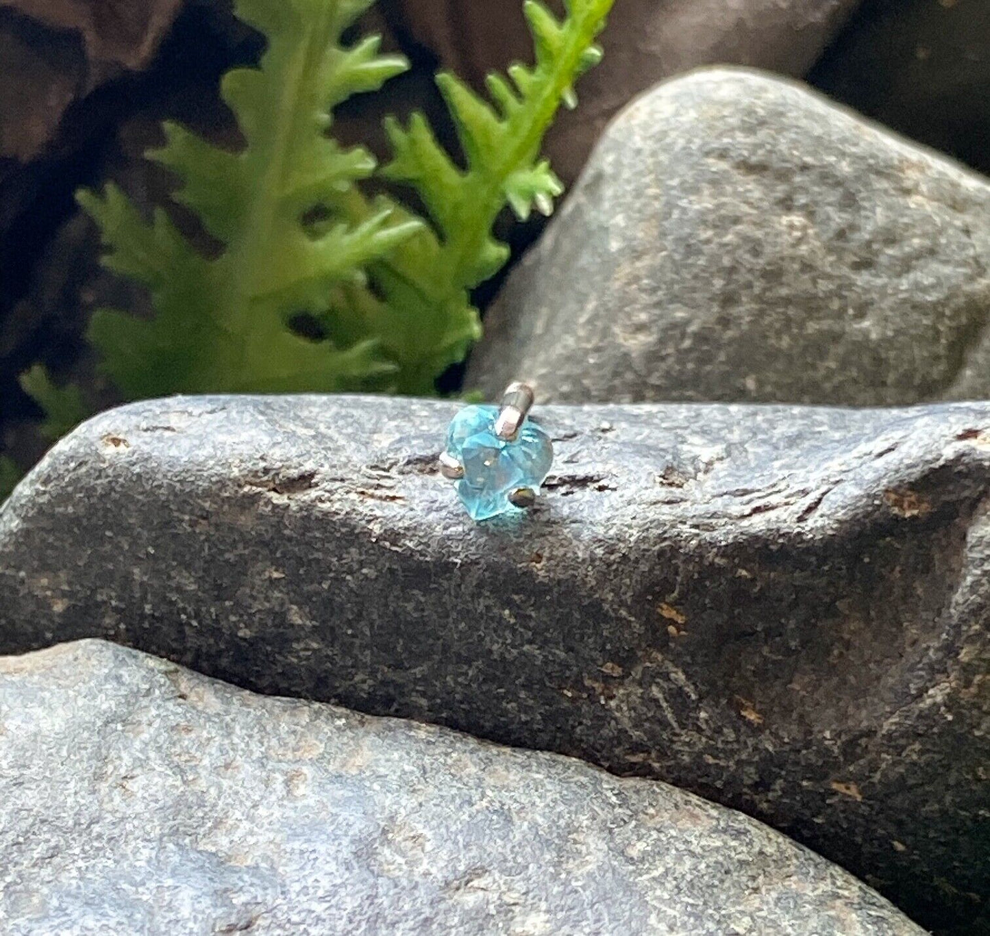 1pc Prong Set Heart Gem Tragus Cartilage Ring 16g 1/4" Body Piercing Jewelry (Gem Color: Aqua)