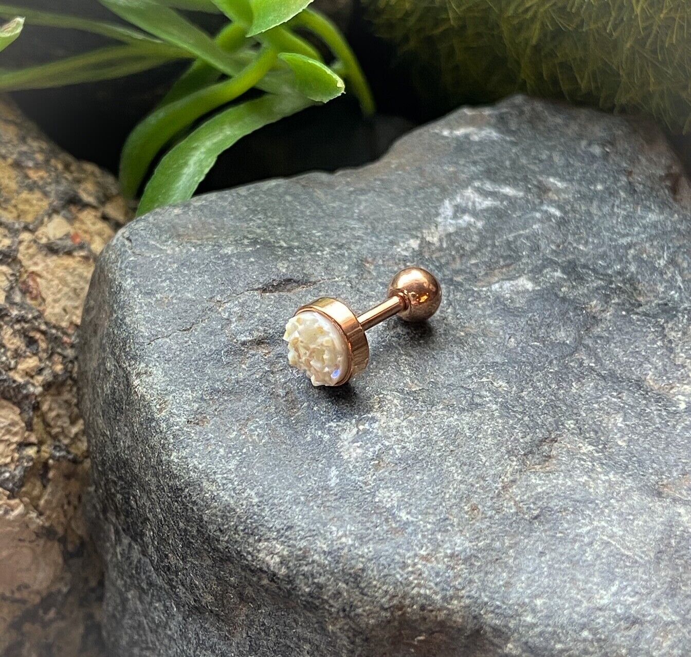 1pc Iridescent Druzy Stone Rose Gold Steel 16g Tragus Stud Ear Cartilage Ring (Color: White)