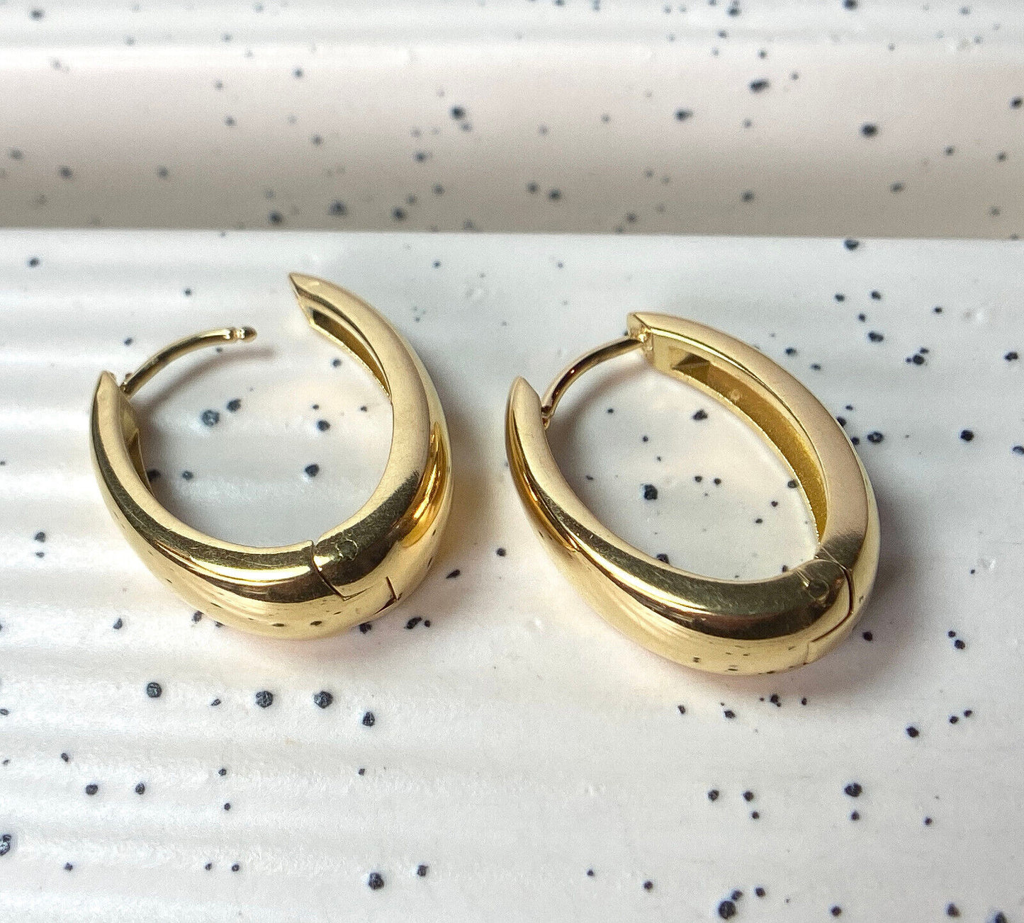 PAIR Wide Oval Hinged Hoop Earrings 316L Stainless Steel Hinge Action 18g