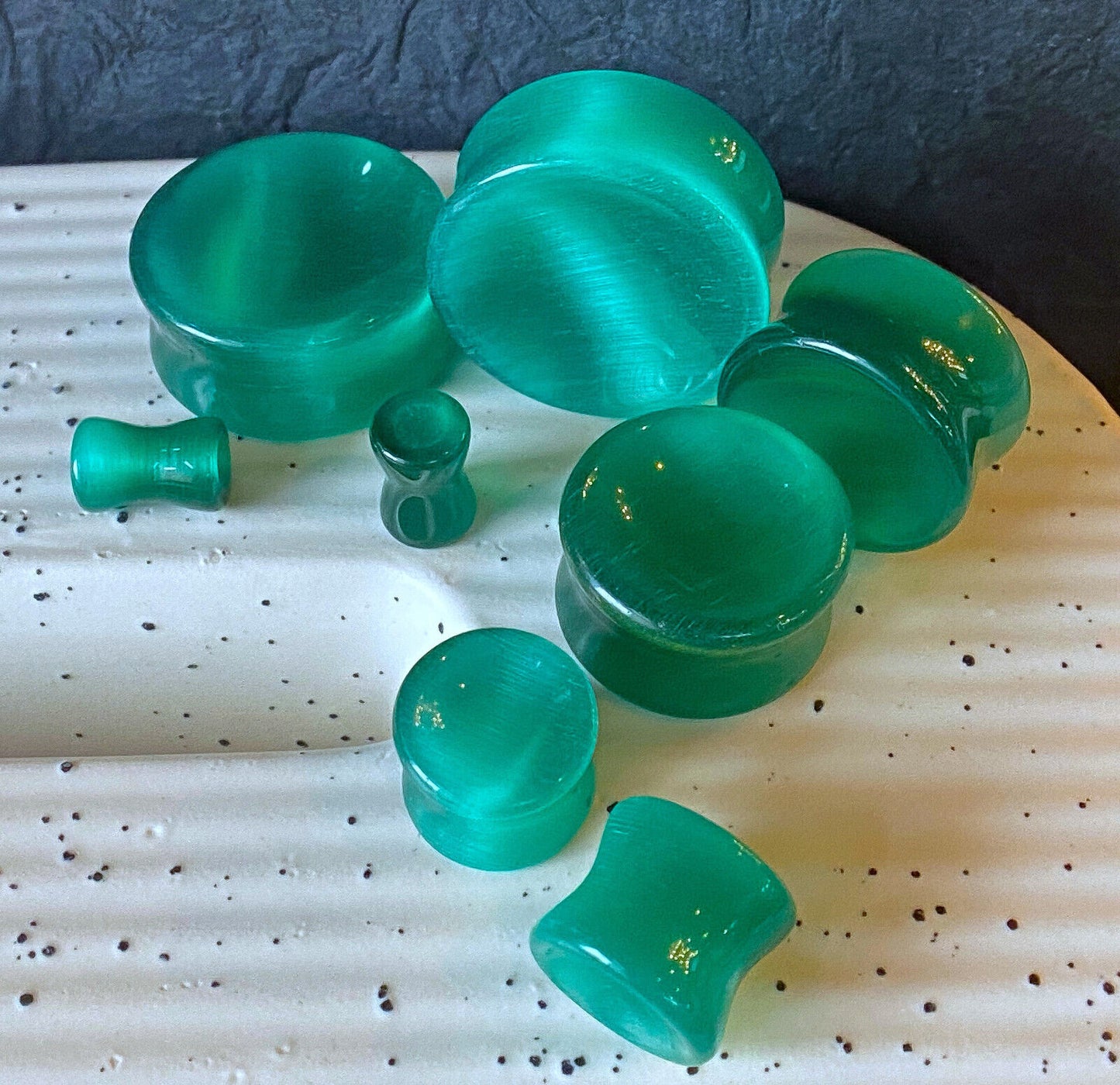 PAIR Concave Deep Green Cat Eye Stone Plugs Double Flare Tunnel Earlet Gauges