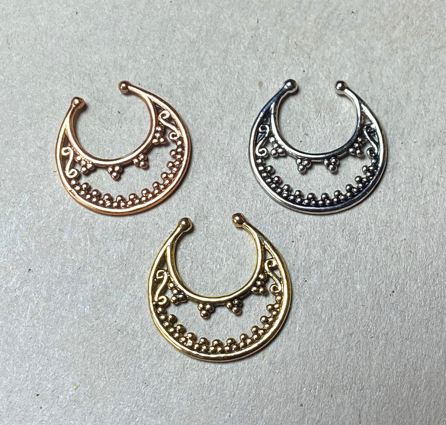 1pc Non-Piercing Luna Septum Hanger Clip-On Fake Nose Ring Body Jewelry