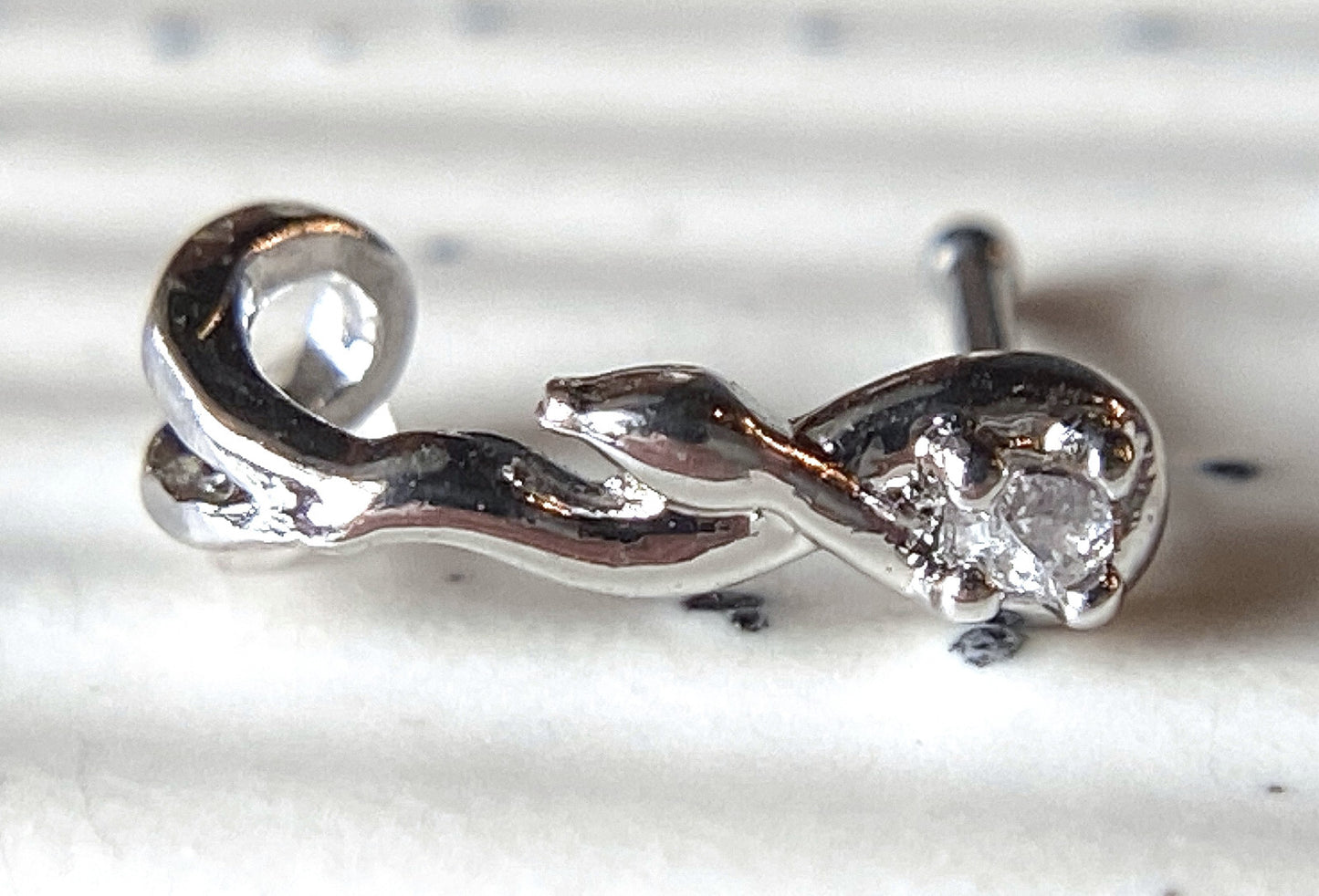 1pc CZ Gem Snake Wrapped Around Stud Nose Crawler Ring