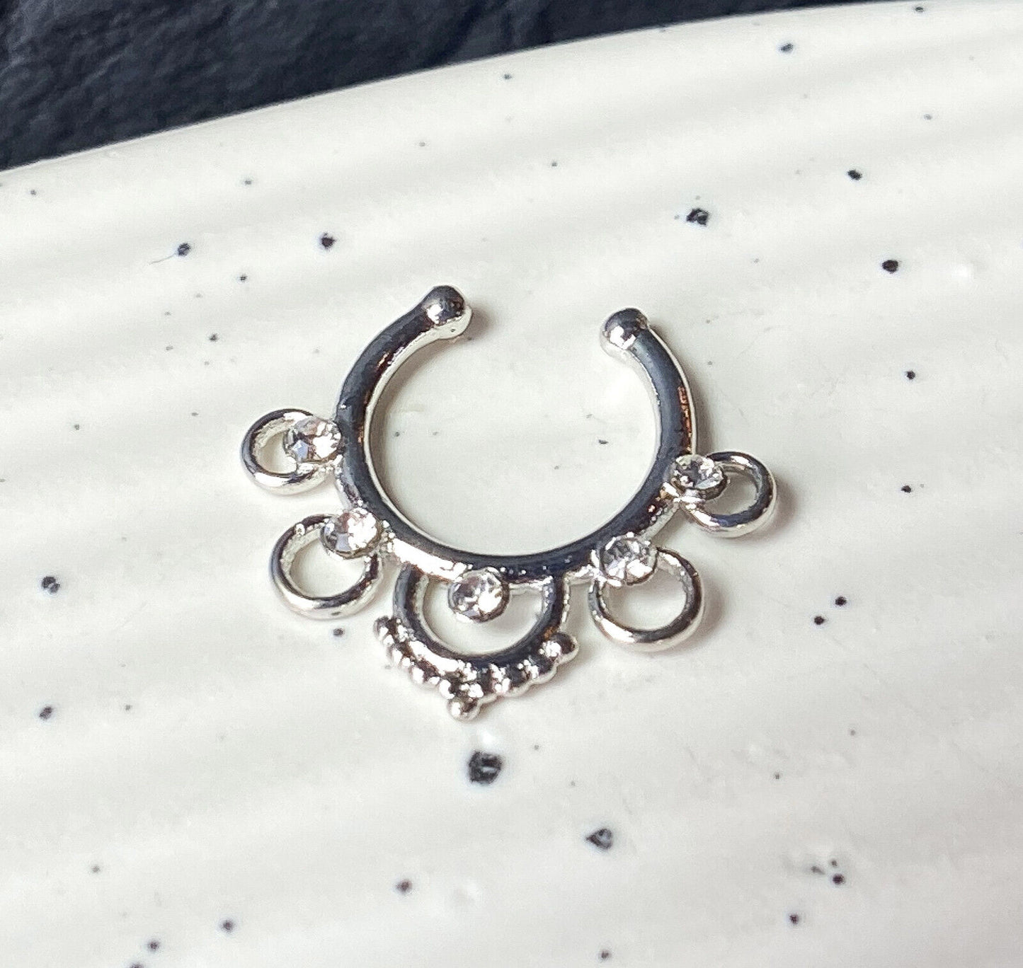 1pc Non-Piercing 5 Circle w/Gems Septum Hanger Clip-On Fake Nose Ring