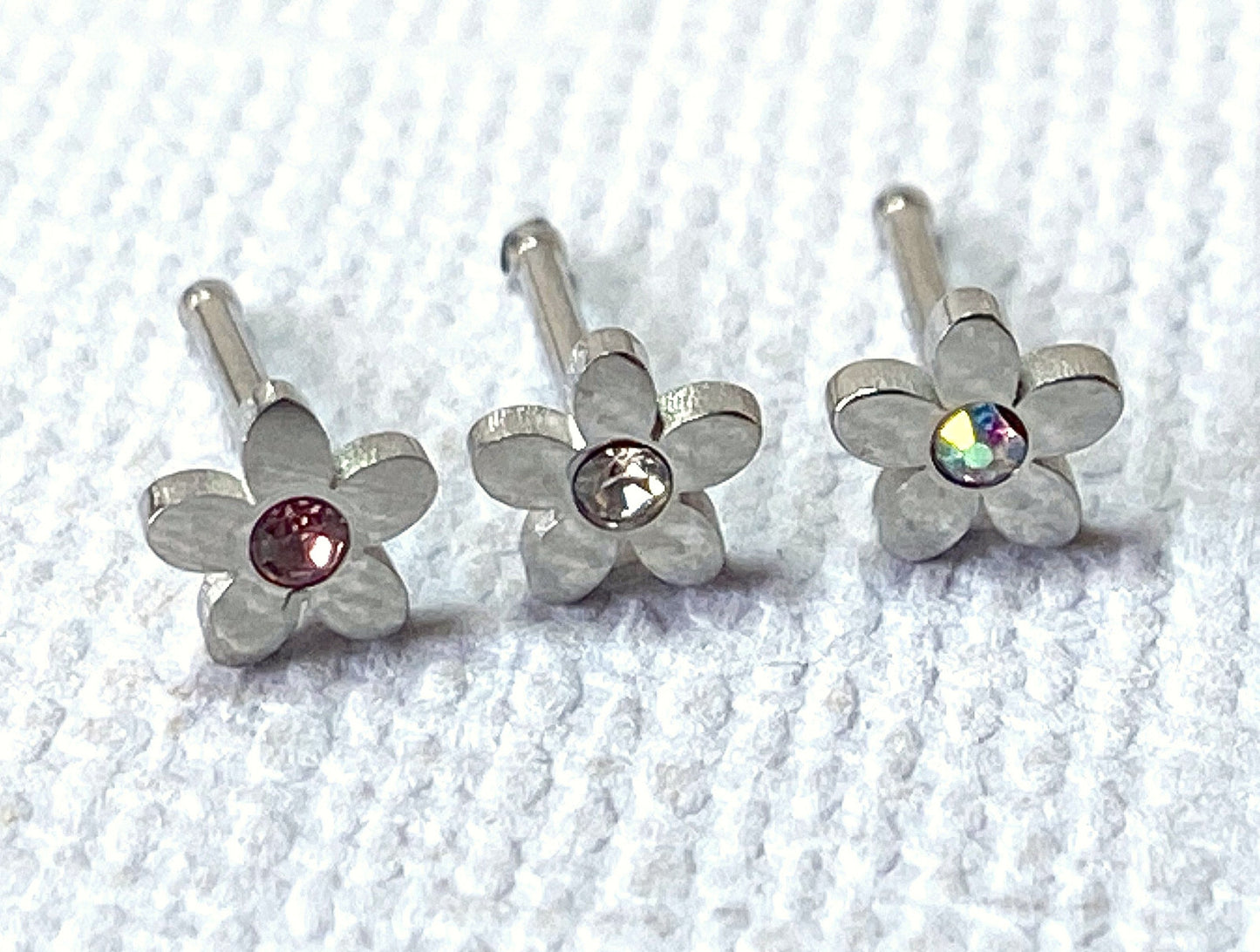 1pc Crystal Centered Five Petal Flower 20g Surgical Steel Nose Stud Ring