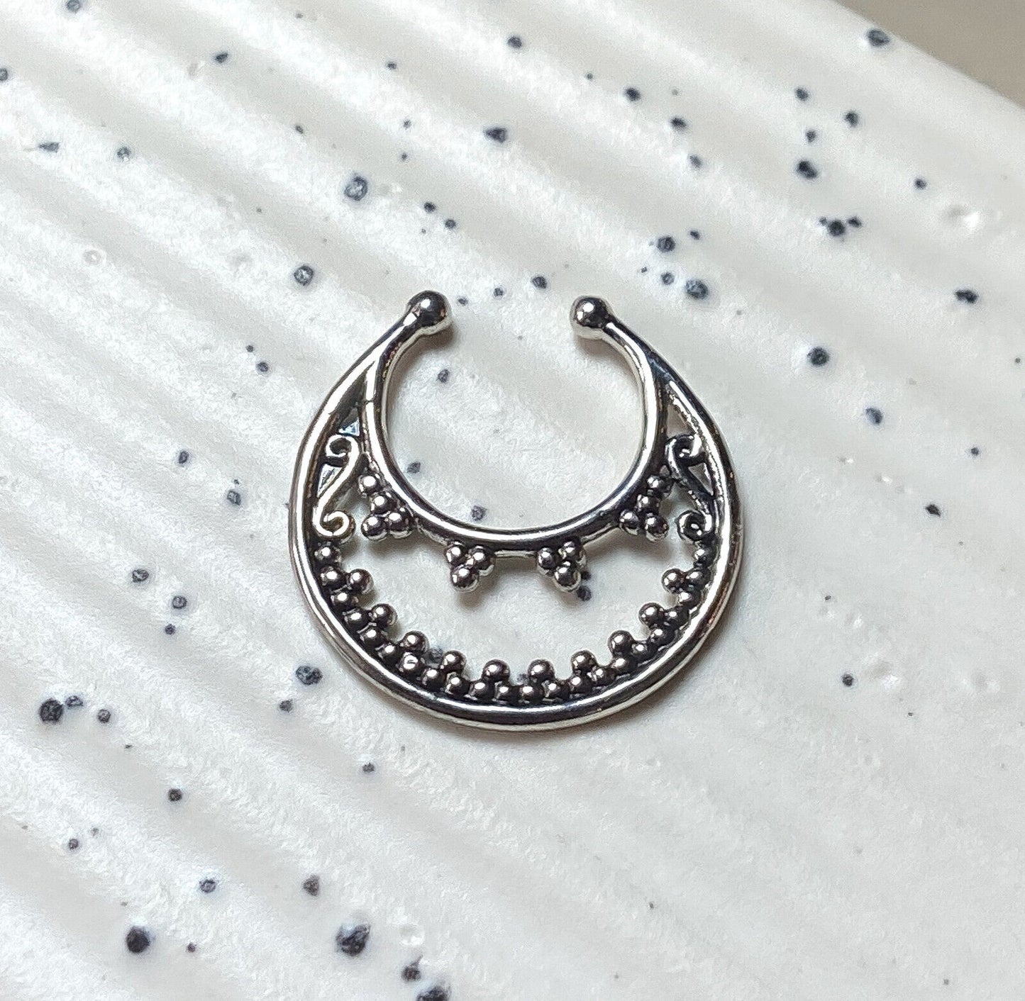 1pc Non-Piercing Luna Septum Hanger Clip-On Fake Nose Ring Body Jewelry