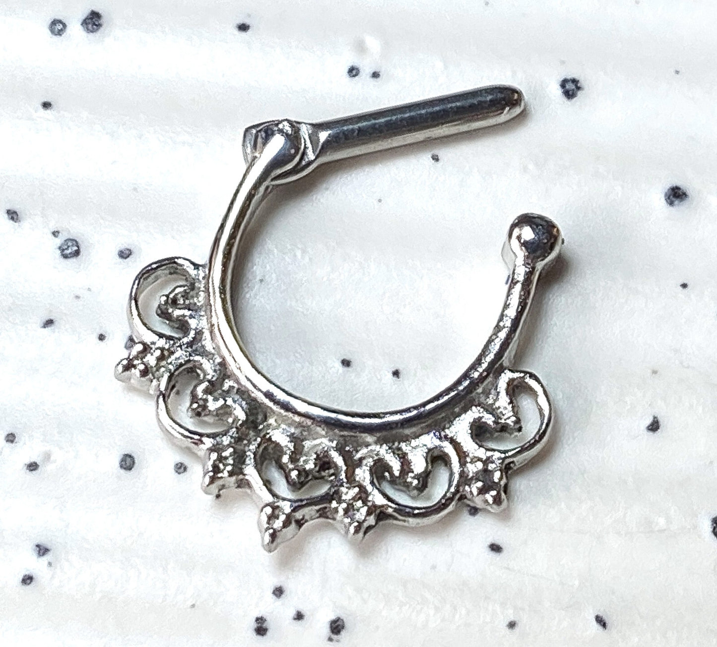 1pc 100% SURGICAL STEEL Wide Heart Filigree Clicker Pierced Nose Ring 14g 16g