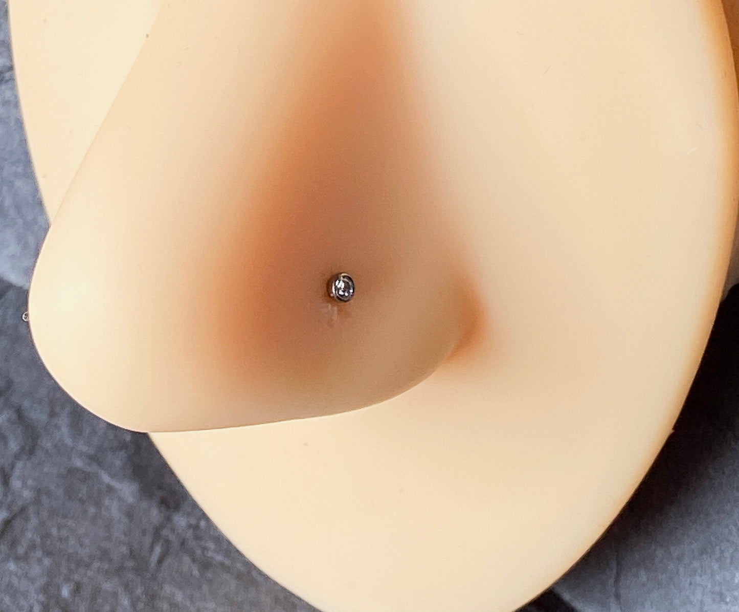 1pc Solid Implant Grade Titanium Grade 23 6AL4V-ELi L-Bend Bezel Gem Nose Ring
