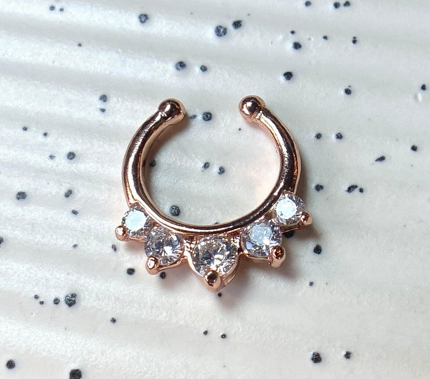 1pc Non-Piercing Five Paved Gems Septum Hanger Clip-On Fake Nose Ring