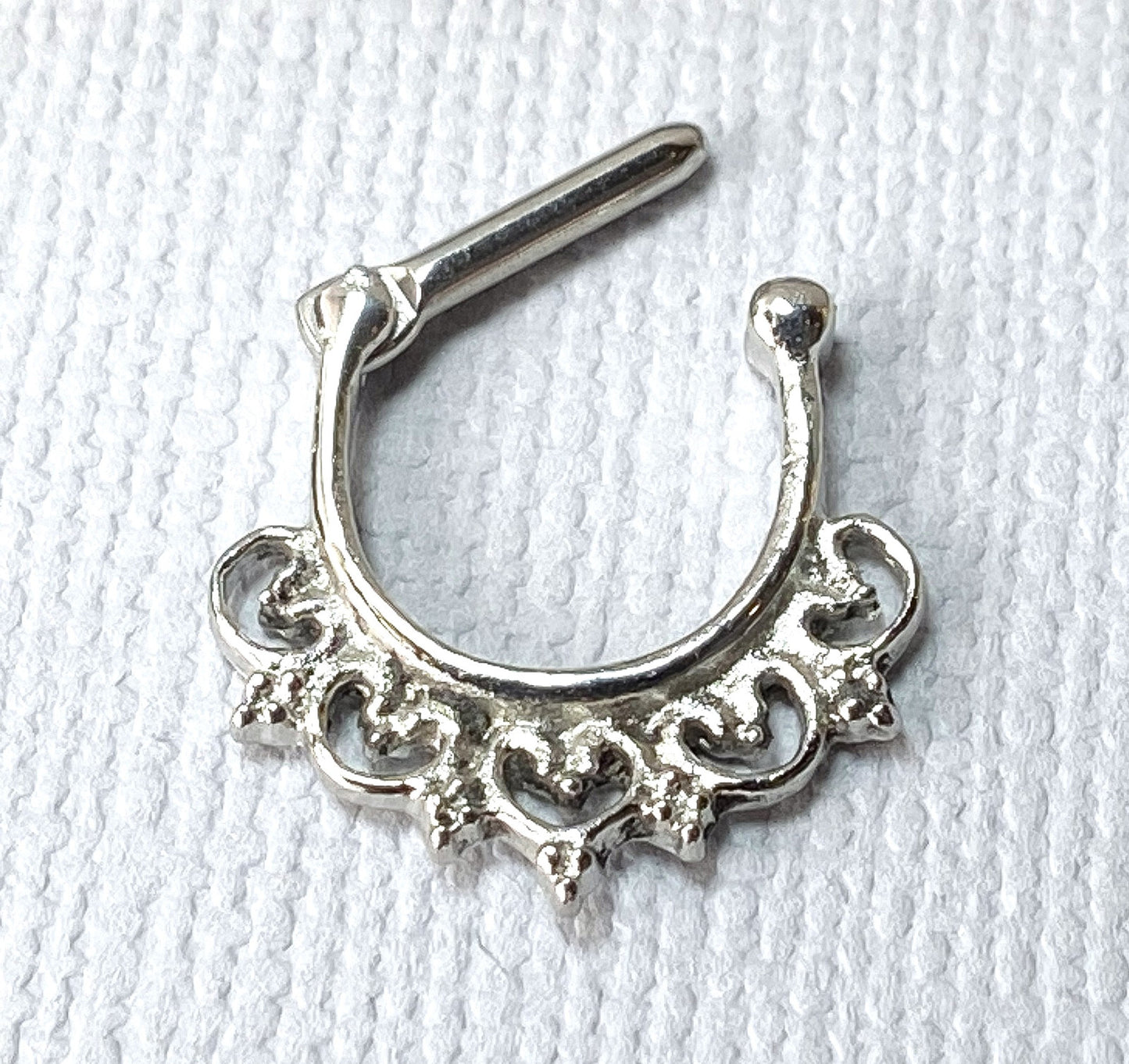 1pc 100% SURGICAL STEEL Wide Heart Filigree Clicker Pierced Nose Ring 14g 16g
