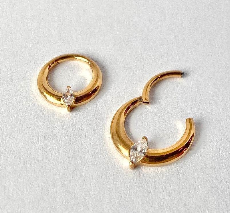 1pc Solid Titanium Marquise Gem Wide Hinged Segment Ring Helix Septum Clicker