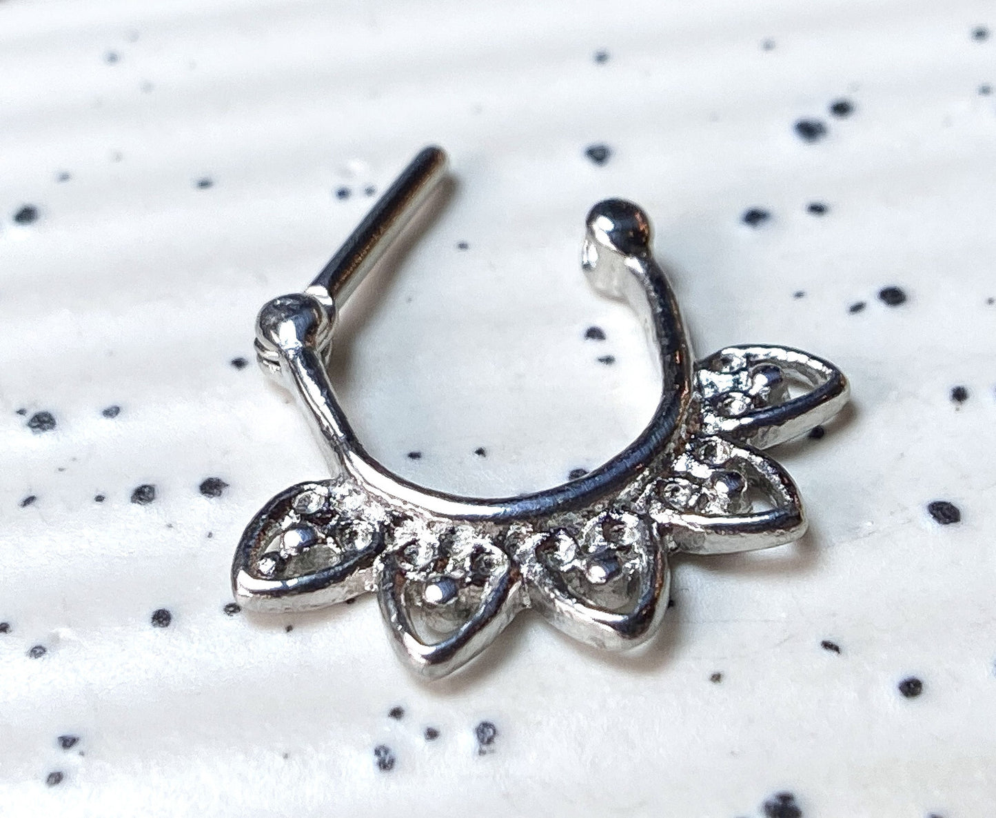 1pc 100% SURGICAL STEEL Full Heart Filigree Clicker Pierced Nose Ring 14g 16g