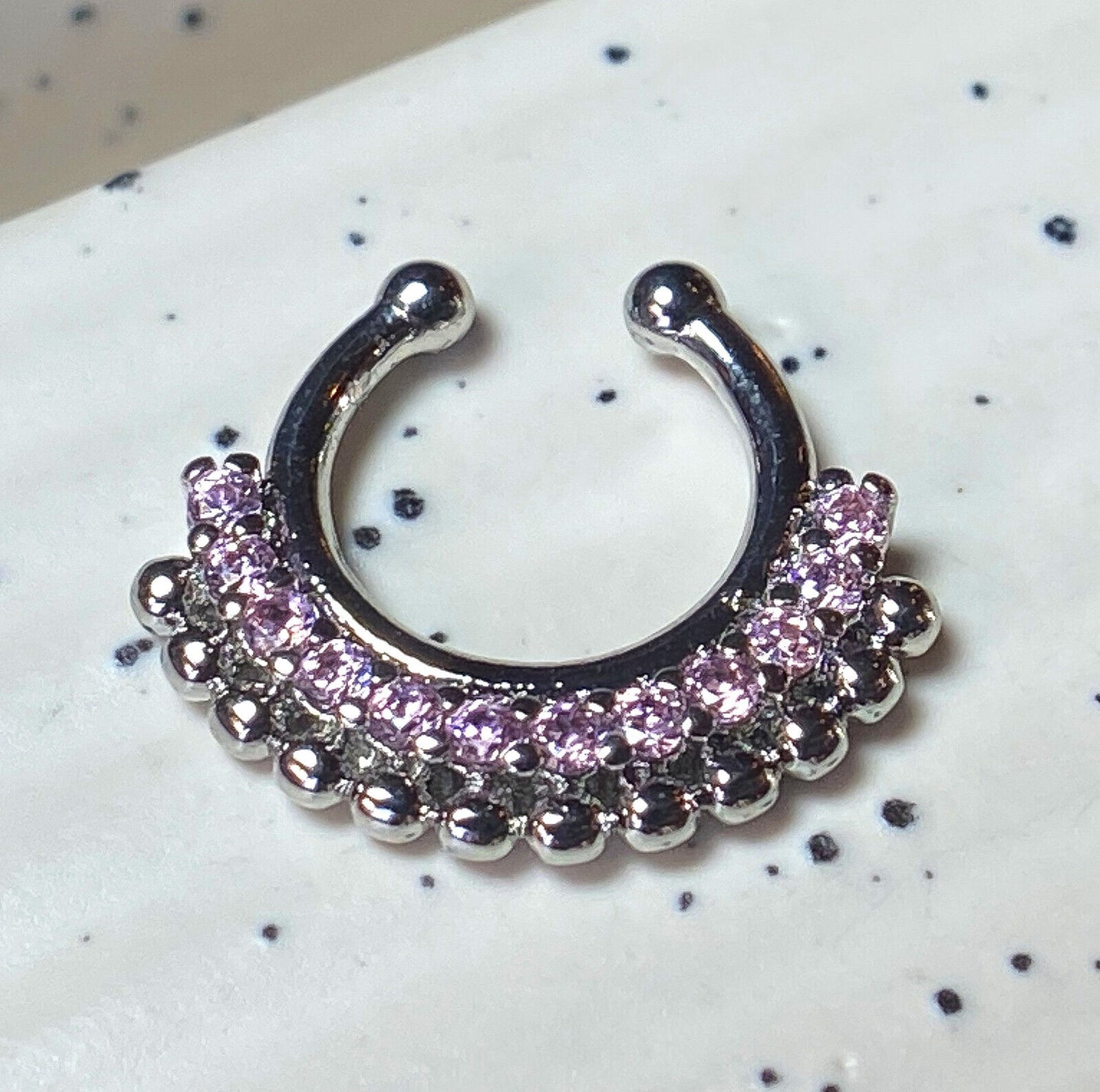 1pc Non-Piercing Paved Gem Fan Septum Hanger Clip-On Fake Nose Ring Body Jewelry