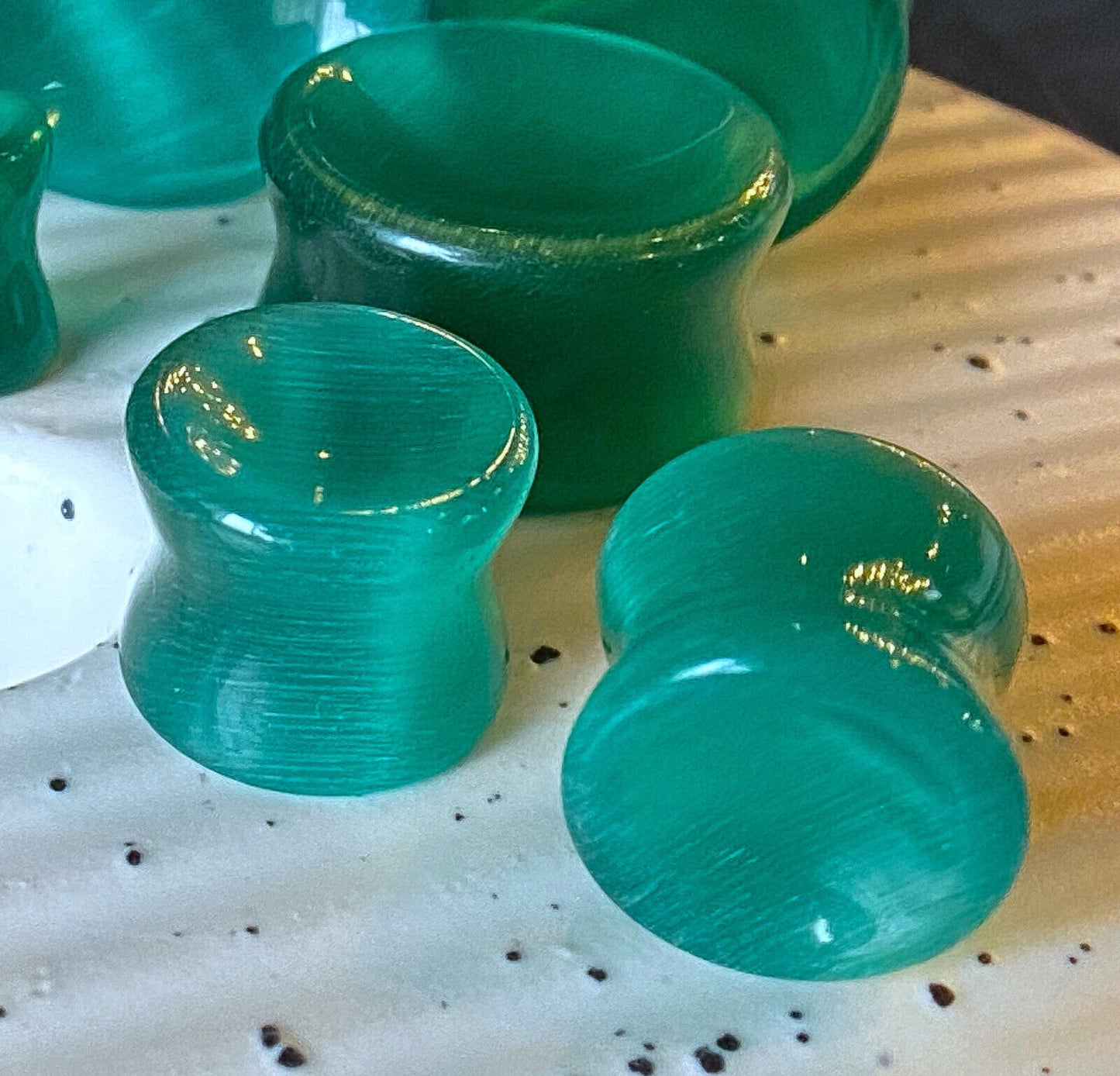 PAIR Concave Deep Green Cat Eye Stone Plugs Double Flare Tunnel Earlet Gauges