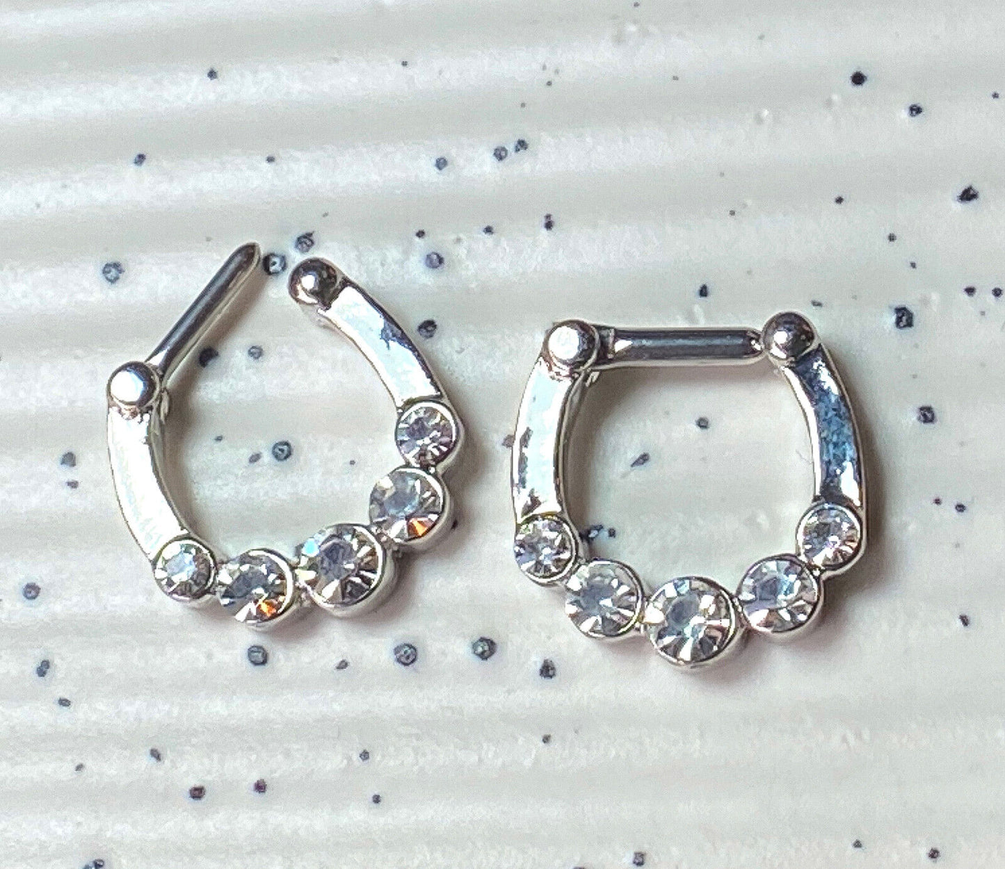 1pc Five Gem Septum Clicker Ring 316L Surgical Steel 16 gauge