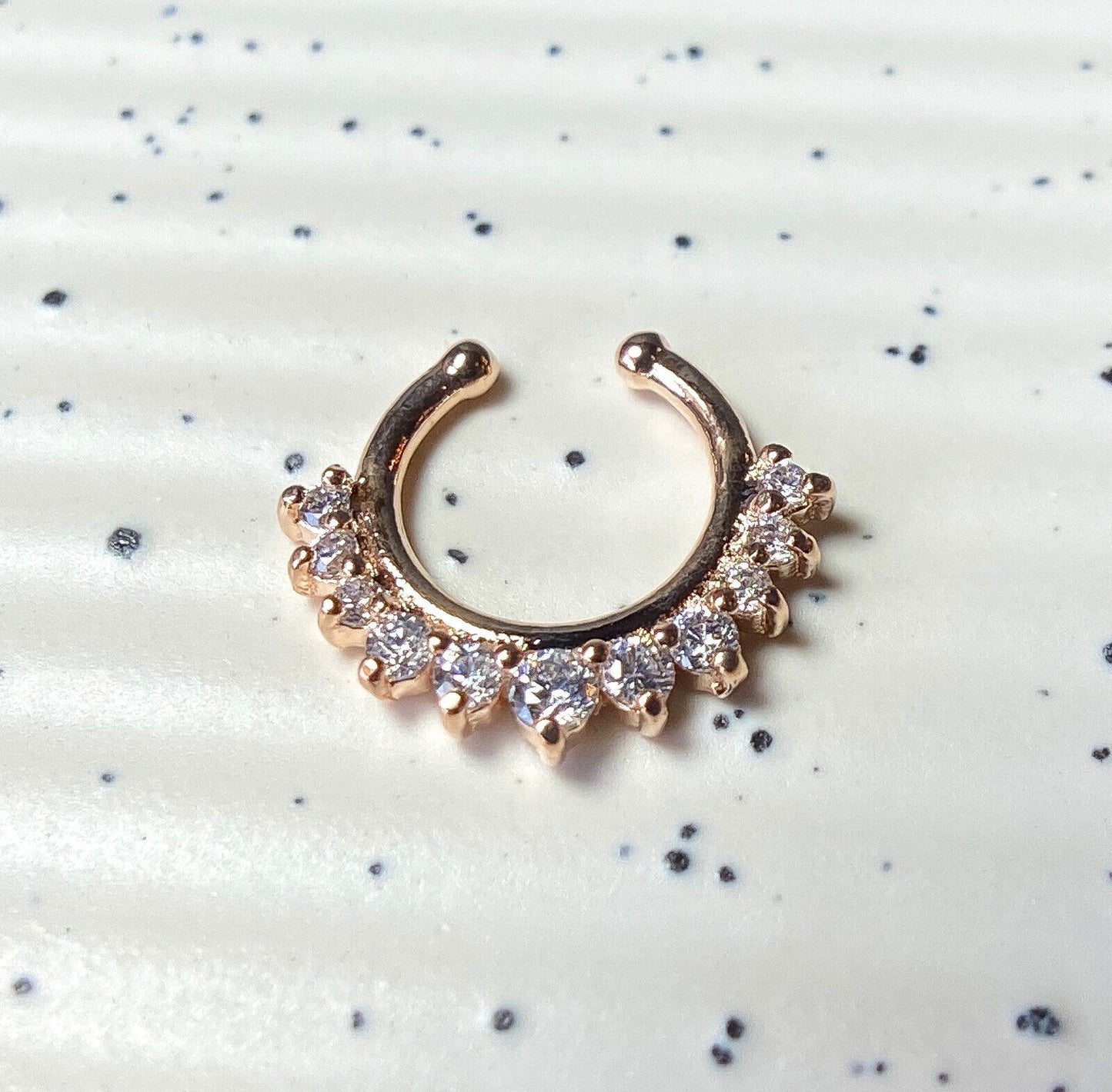 1pc Non-Piercing Line Gems Septum Hanger Clip-On Fake Nose Ring Body Jewelry