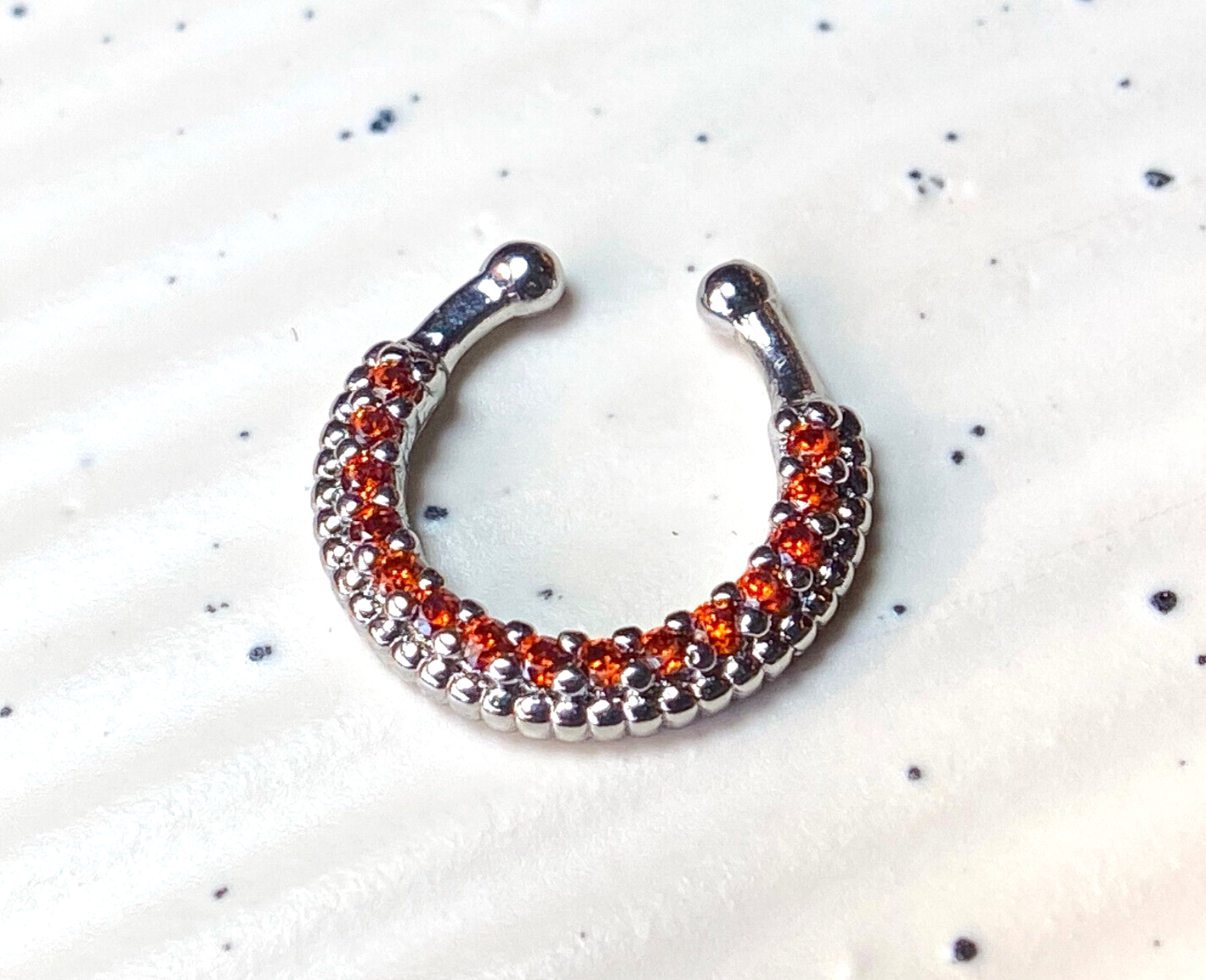 1pc Non-Piercing Single Line Paved Gem Septum Hanger Clip-On Fake Nose Ring