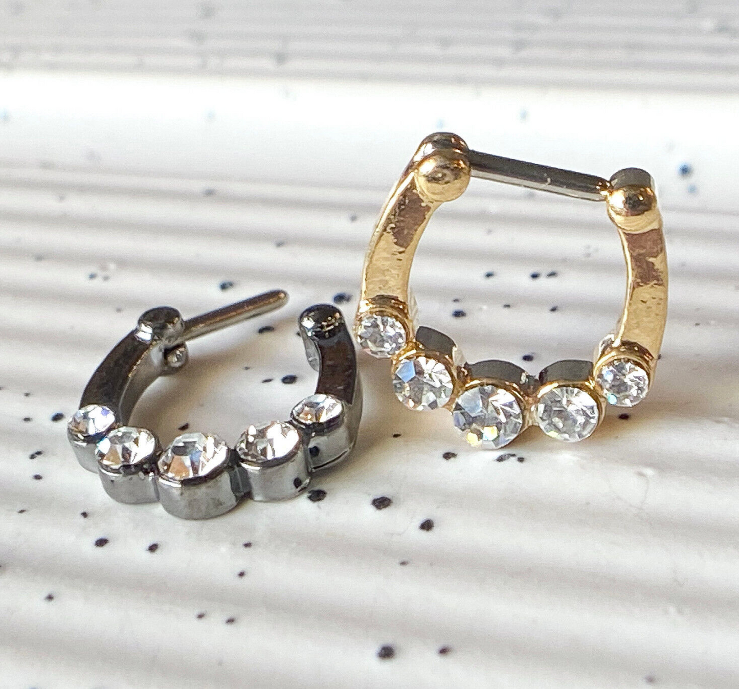 1pc Plated Finish Five Gem Septum Clicker Ring 316L Surgical Steel 16g