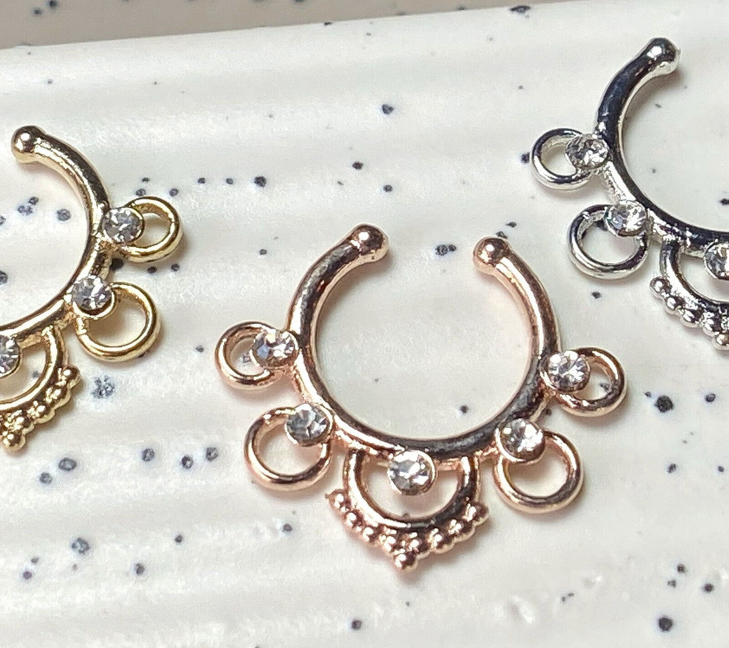 1pc Non-Piercing 5 Circle w/Gems Septum Hanger Clip-On Fake Nose Ring