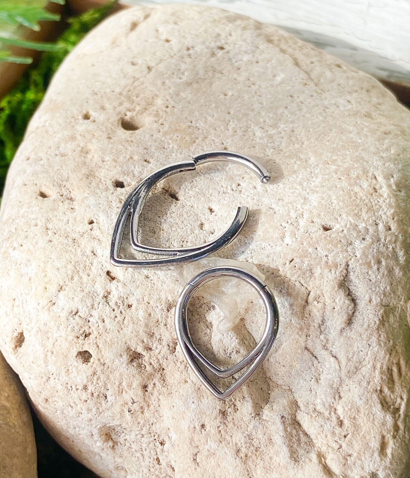 1pc Double Chevron Hinged Segment Ring Hoop Helix Daith Septum Implant Titanium