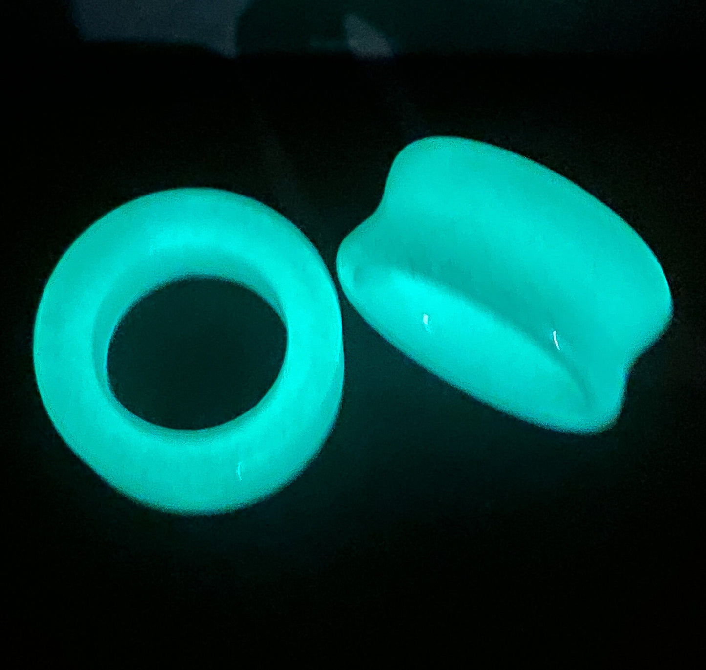PAIR Glow in the Dark Stone Tunnels Double Flare Plugs Earlets Gauges