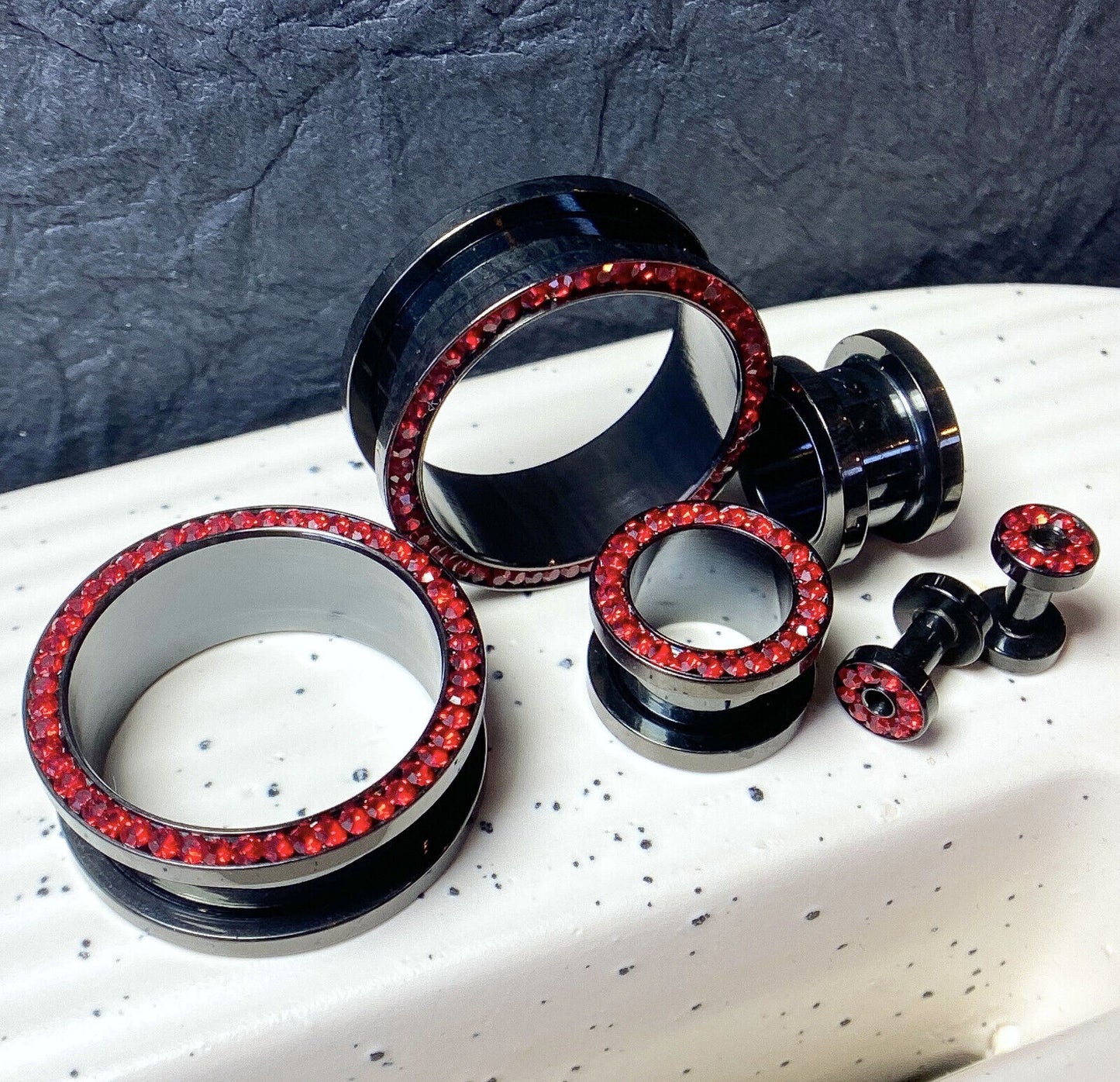 PAIR Red Gem Rimmed Screw Fit Tunnels Black Titanium Steel Plugs Earlets Gauges