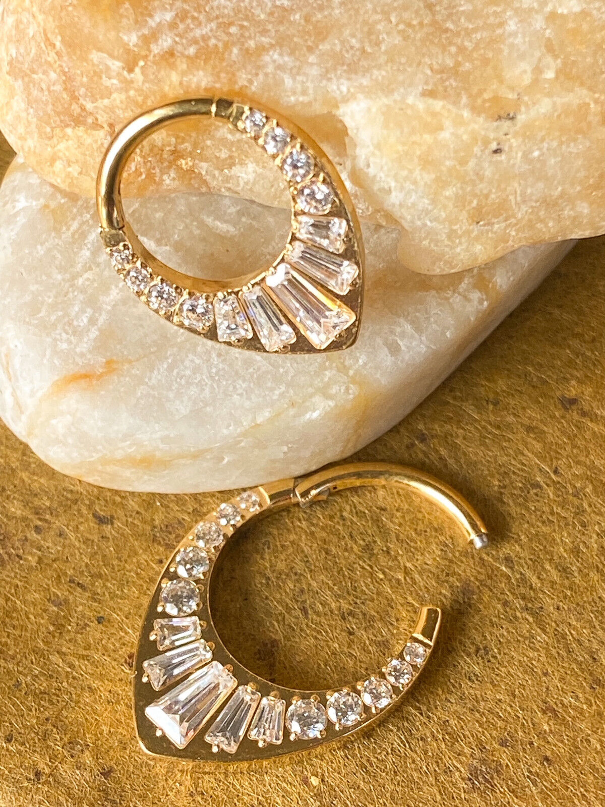 1pc Gold Grand Tiara CZ Gems Hinged Segment Ring Steel Septum Hoop Helix Daith