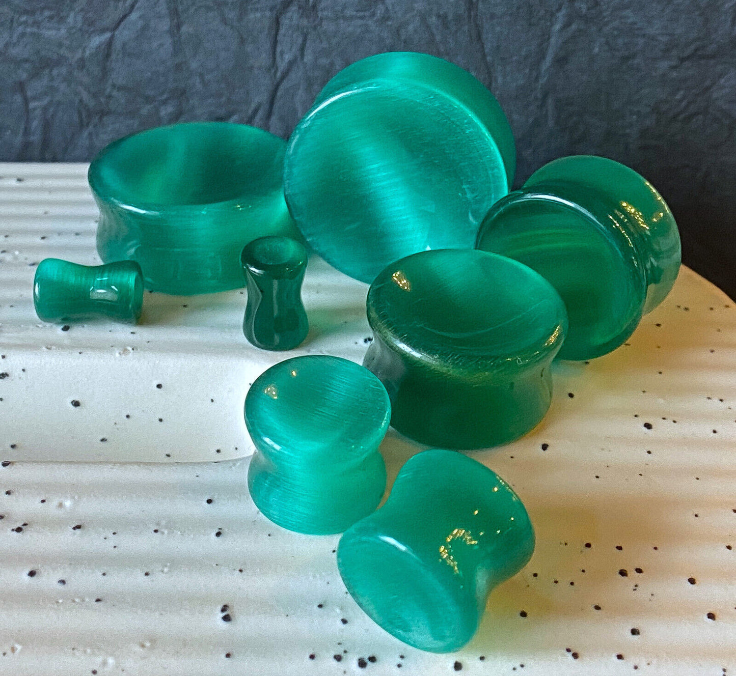 PAIR Concave Deep Green Cat Eye Stone Plugs Double Flare Tunnel Earlet Gauges