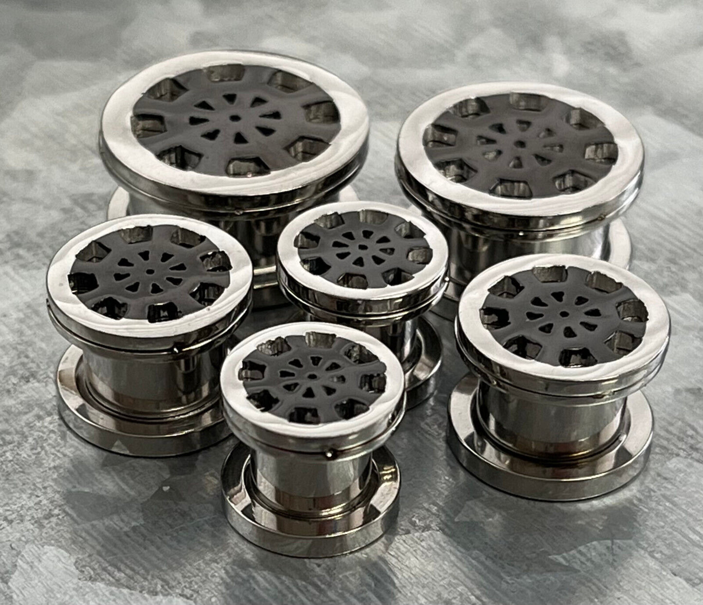 PAIR Black Ship Wheel Centered 316L Surgical Steel Screw Fit Tunnel Plugs
