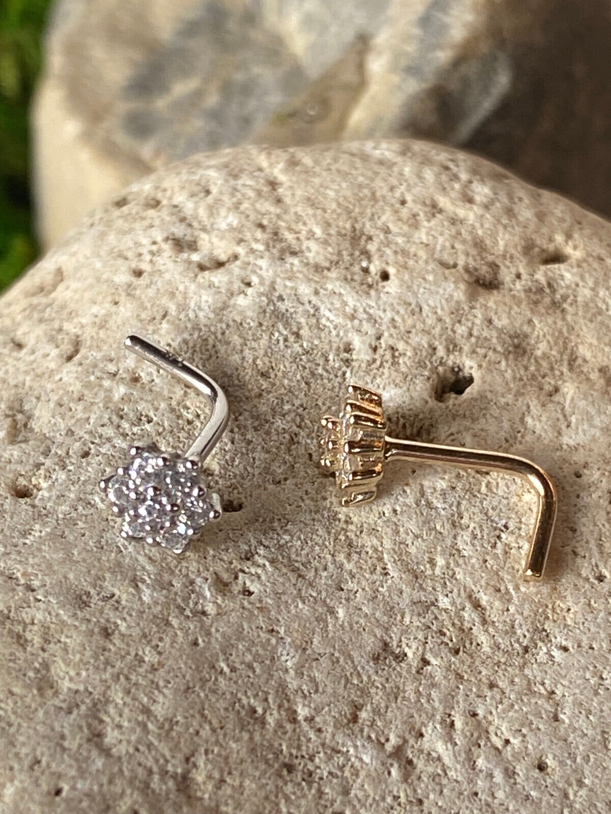 14kt Solid Yellow or White Gold Cluster Flower L-Bend Nose Ring Stud Screw 20g Nostril