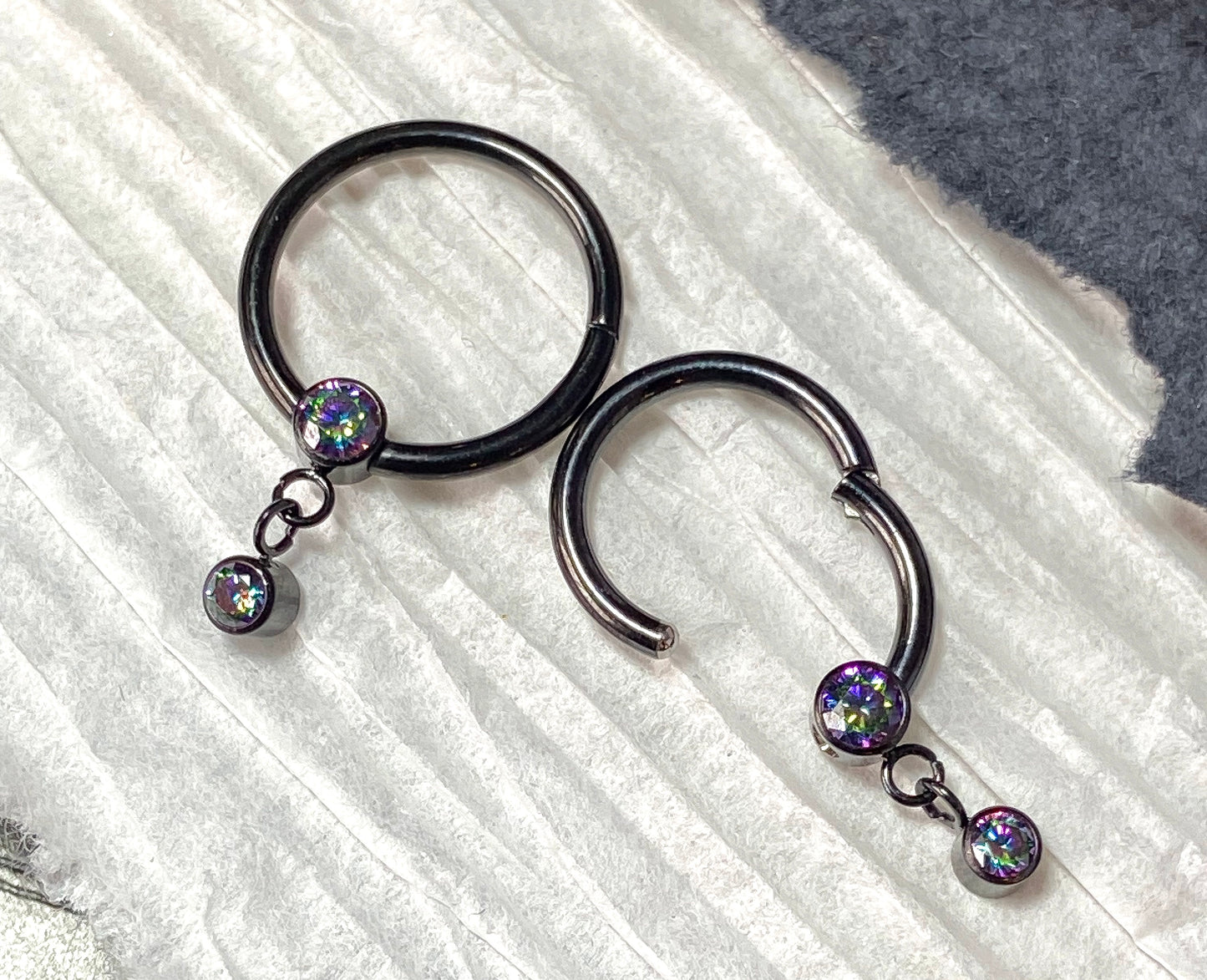 1 Piece Stunning Solid Titanium Gem Dangle Hinged Segment Ring - Gauge 16g - 8mm or 10mm - Black, Gold or Silver!