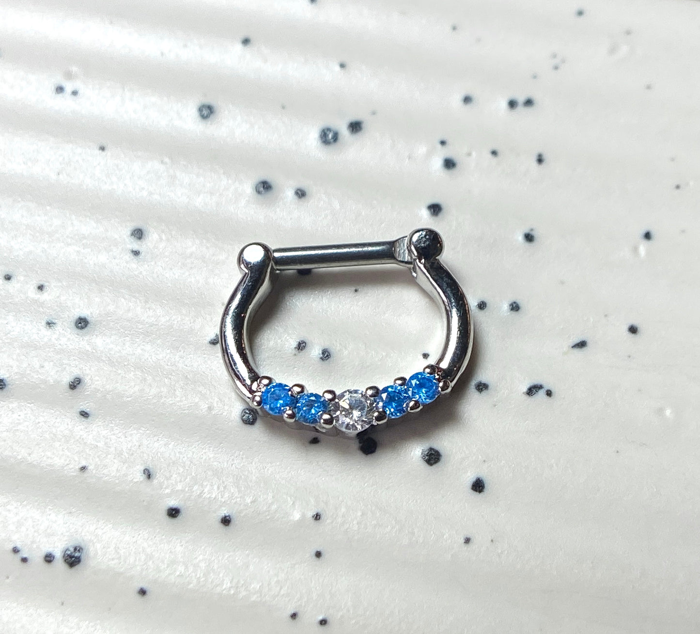 1 Piece Stunning Five CZ Gem Stainless Steel Clicker Segment Septum Ring - 16g or 14g