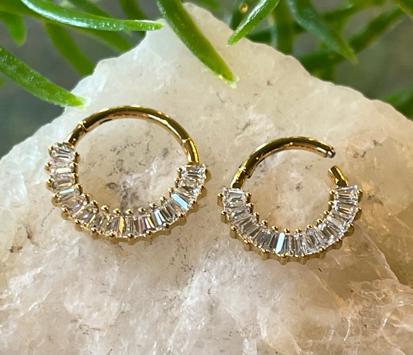 1 Piece of Stunning Baguette Gem Fan Hinged Segment Ring - 16g - 8mm or 10mm Internal Diameter
