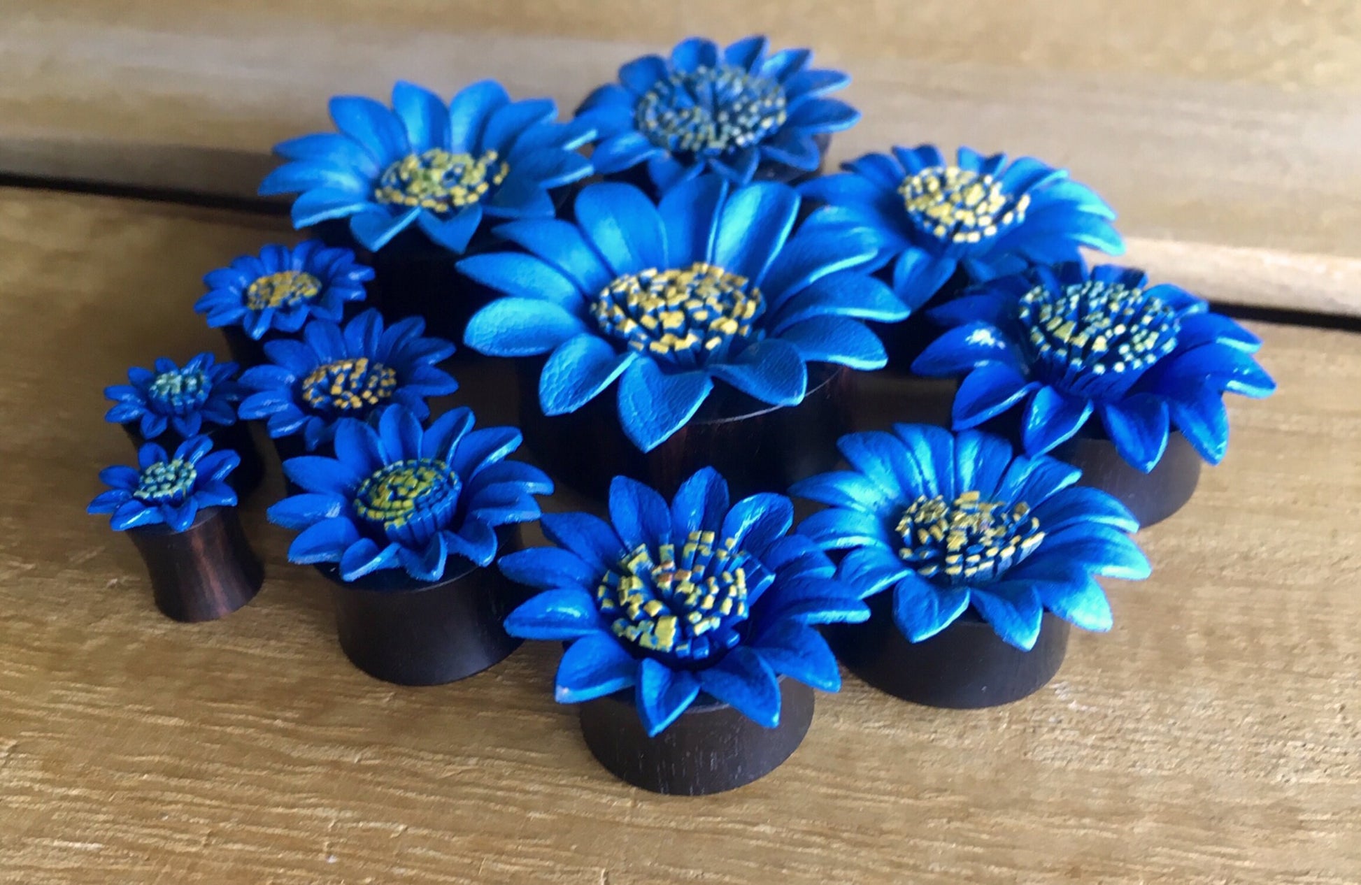PAIR of Stunning Blue Leather Flower and Organic Horn Plugs - Gauges 0g (8mm) up to 1&1/4" (32mm) available!