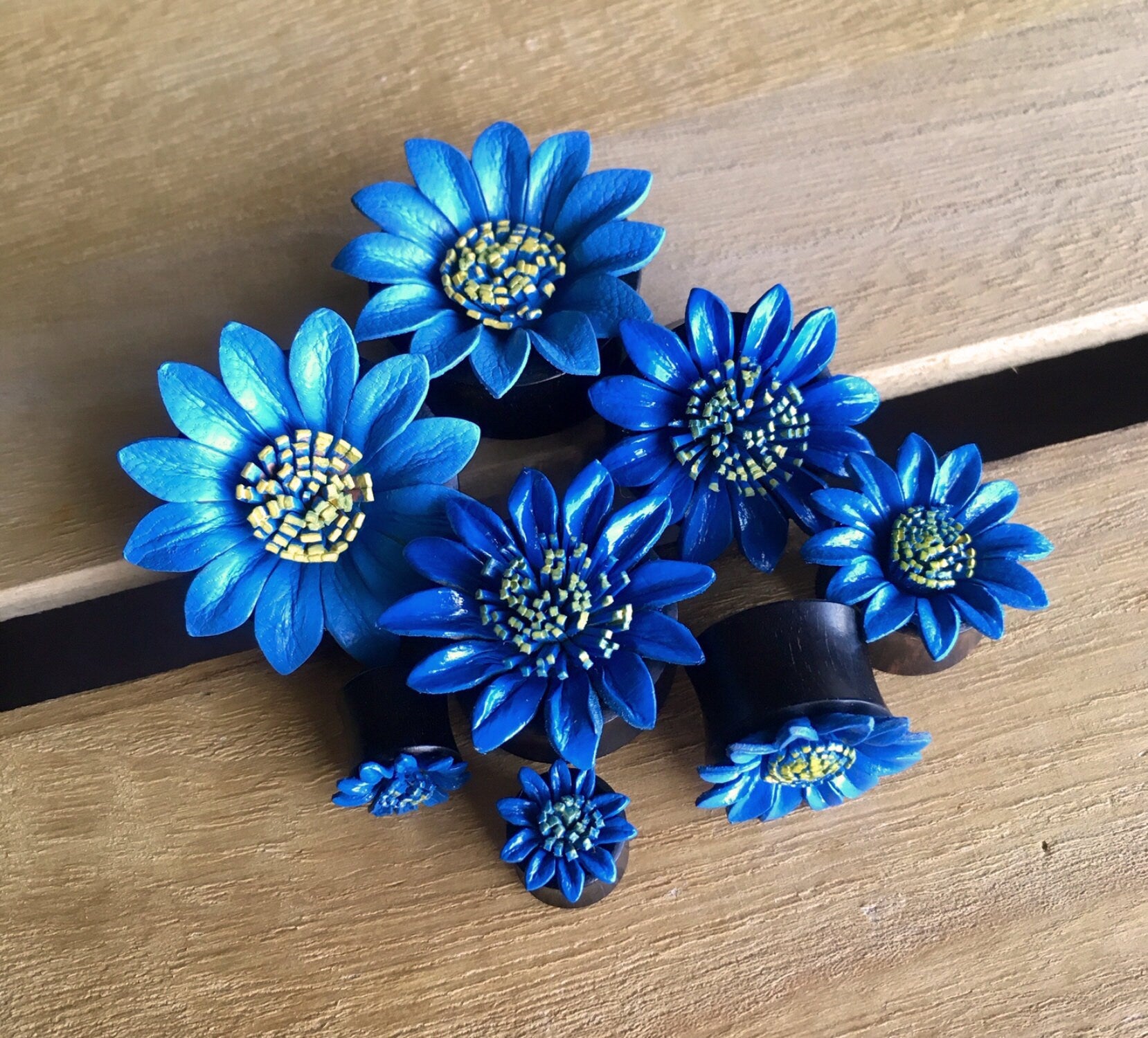 PAIR of Stunning Blue Leather Flower and Organic Horn Plugs - Gauges 0g (8mm) up to 1&1/4" (32mm) available!