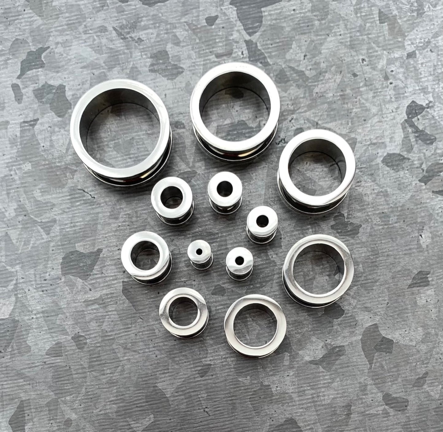 PAIR of Stunning Solid Implant Grade Titanium Screw Fit Tunnels/Plugs - Gauges 8g (3.2mm) thru 1" (25mm) available!
