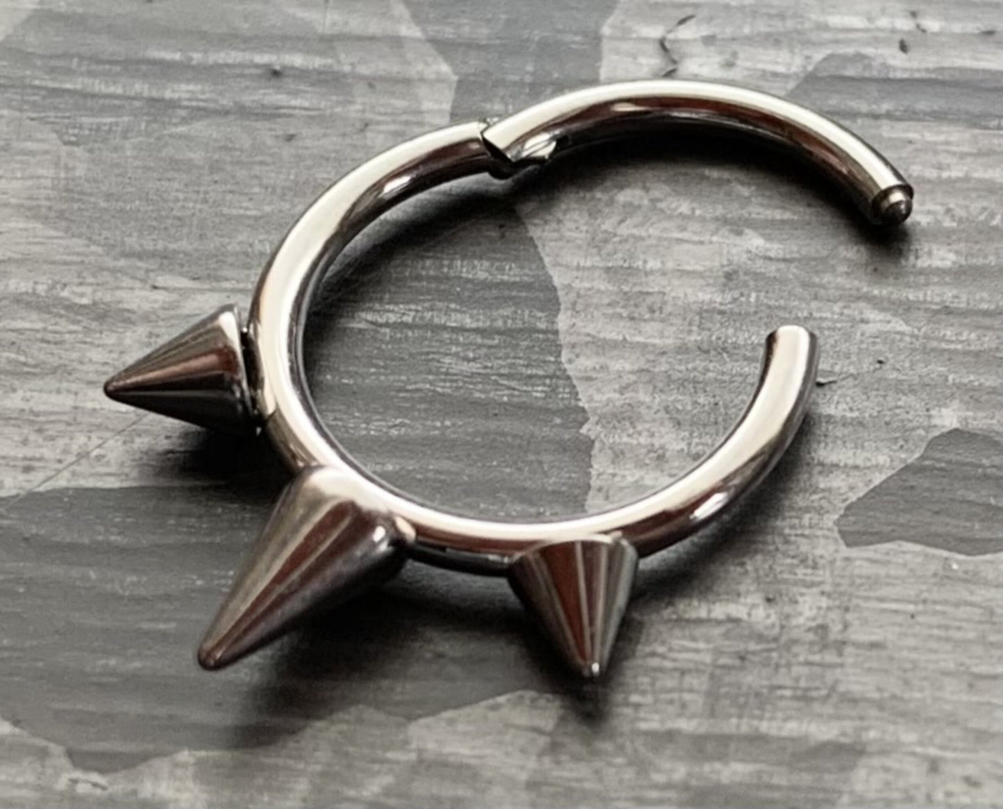 1 Piece Implant Grade Titanium Three Spikes Hinged Segment Septum Ring in 10mm or 8mm - Silver, Gold & Black available!