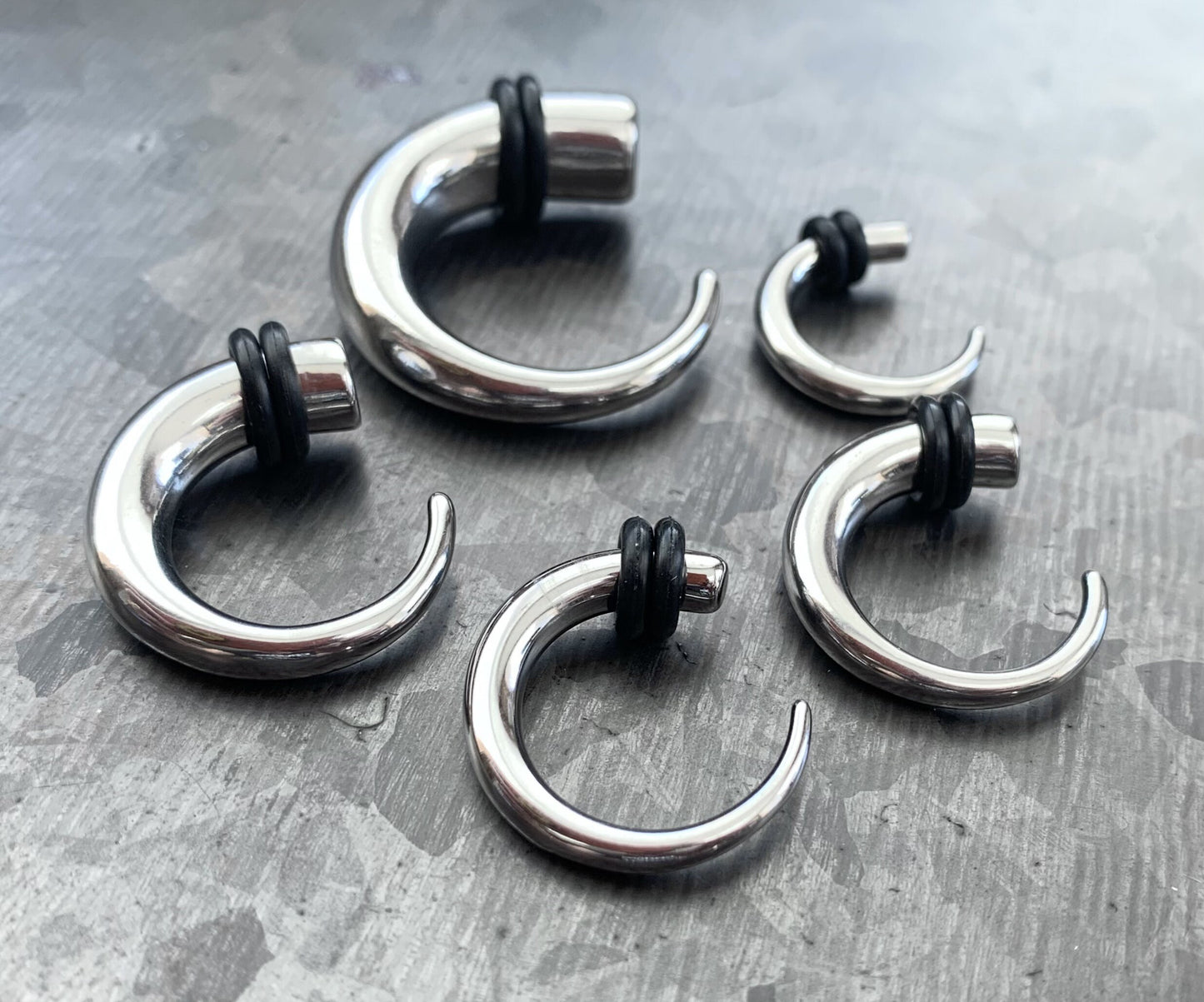 PAIR of Beautiful 316L Surgical Steel Round Hook Tapers/Expanders with O-Rings