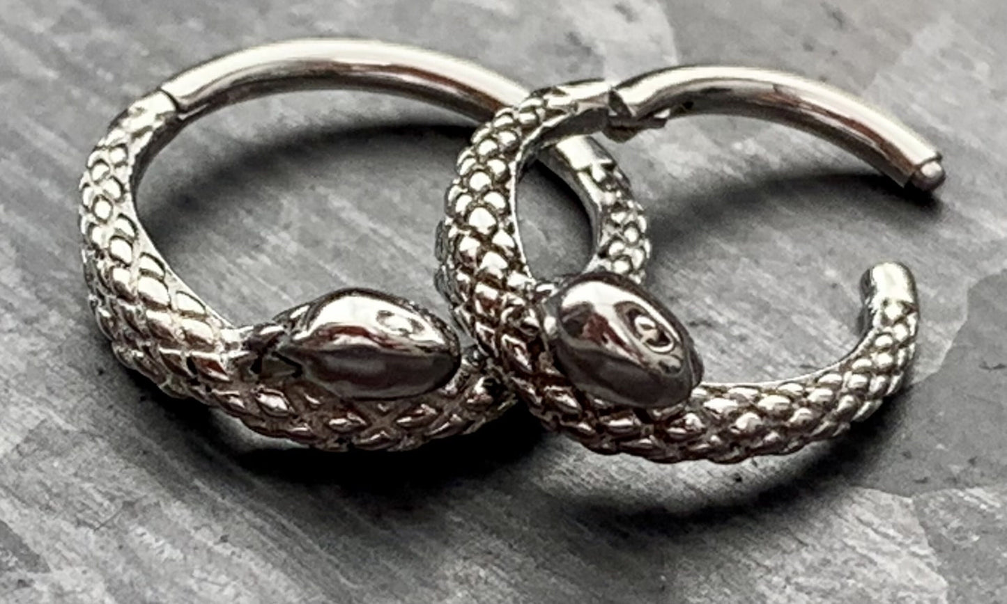 1 Piece Unique Coiled Snake Steel Hinged Segment Ring - 16g - 8mm or 10mm internal diameter - Black, Silver and Gold available!