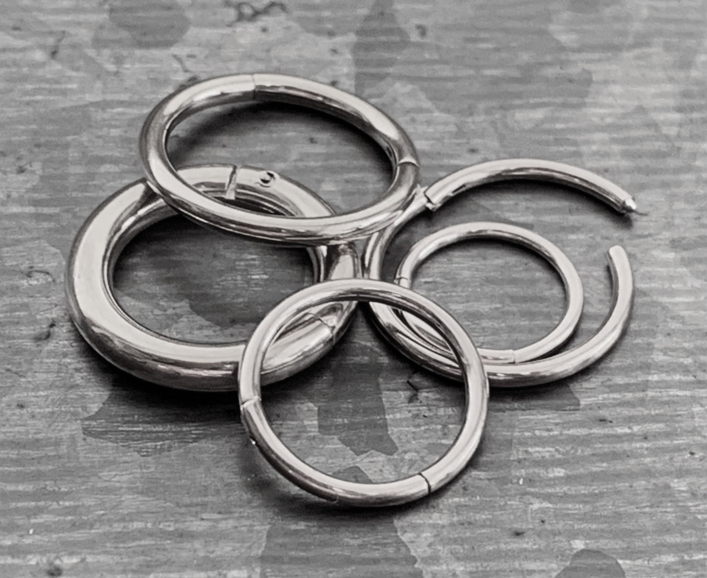 1 Piece of Beautiful Silver Steel Hinged Segment Septum Ring/Hoop - Gauges 10g, 12g, 14g, 16g, 18g & 20g available!