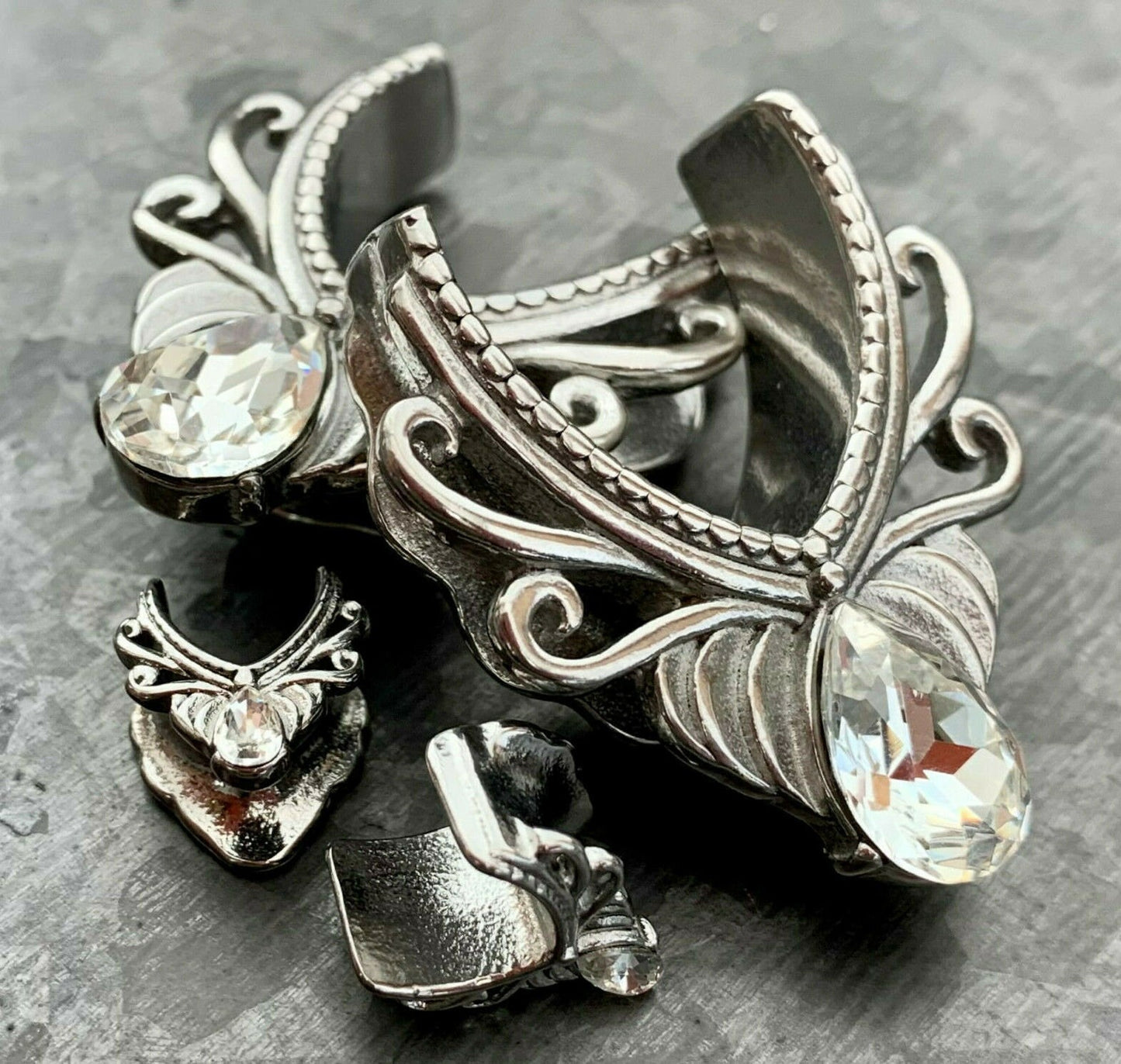 PAIR of Unique Floral Filigree V-Shaped Pear Gem Surgical Steel Ear Spreader Tunnels/Plugs - Gauges 00g (10mm) thru 1" (25mm) Available!