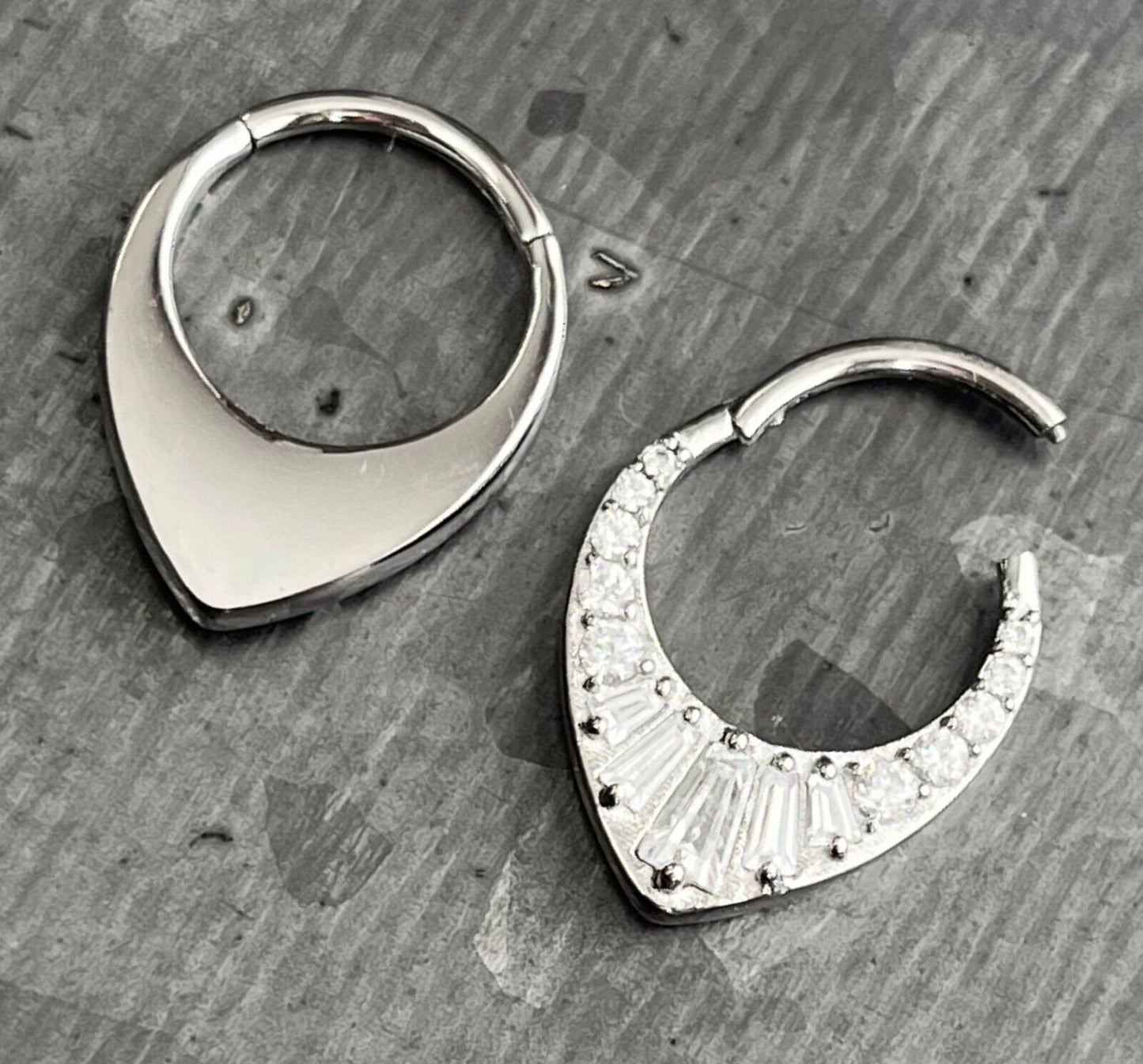 1 Piece Grand Tiara CZ Gems Hinged Steel Segment Septum Ring - 16g - 10mm & 8mm Available!