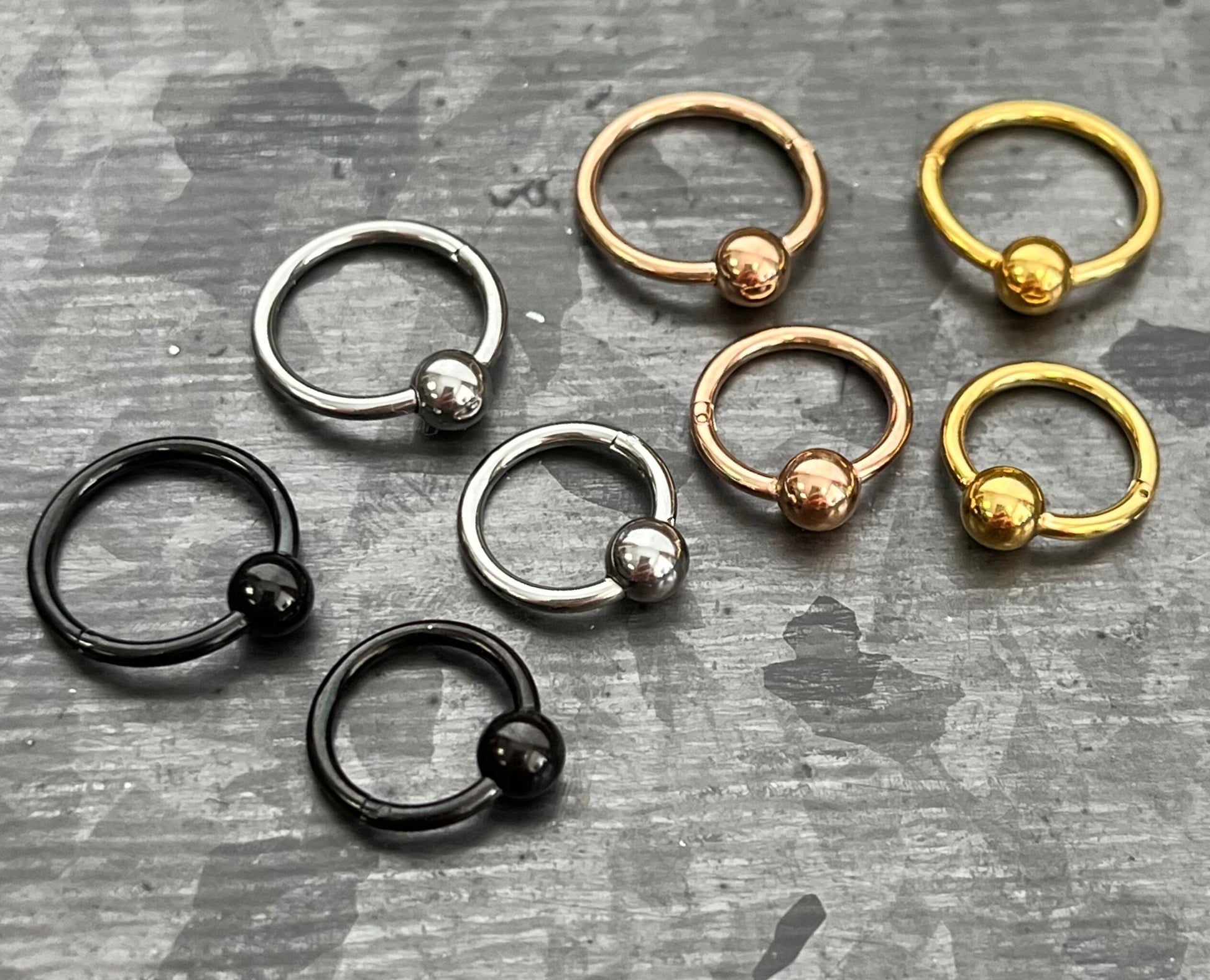1 Piece Unique Stainless Steel Ball Hinged Segment Captive Ring -16g - Diameter 10mm or 8mm - Black, Gold, Rose Gold & Silver Available!