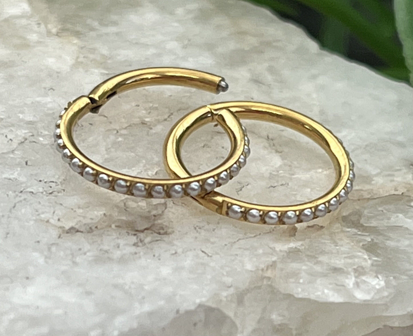 1 Piece Beautiful Outer Edge Pearls Titanium Hinged Segment Septum Ring - 16g - 10mm & 8mm - Silver and Gold Available!