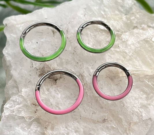 1 Piece Unique Titanium Glow-in-the-Dark Front Green or Pink Hinged Segment Septum Ring - Gauge 16g - Diameter 10mm or 8mm Available!