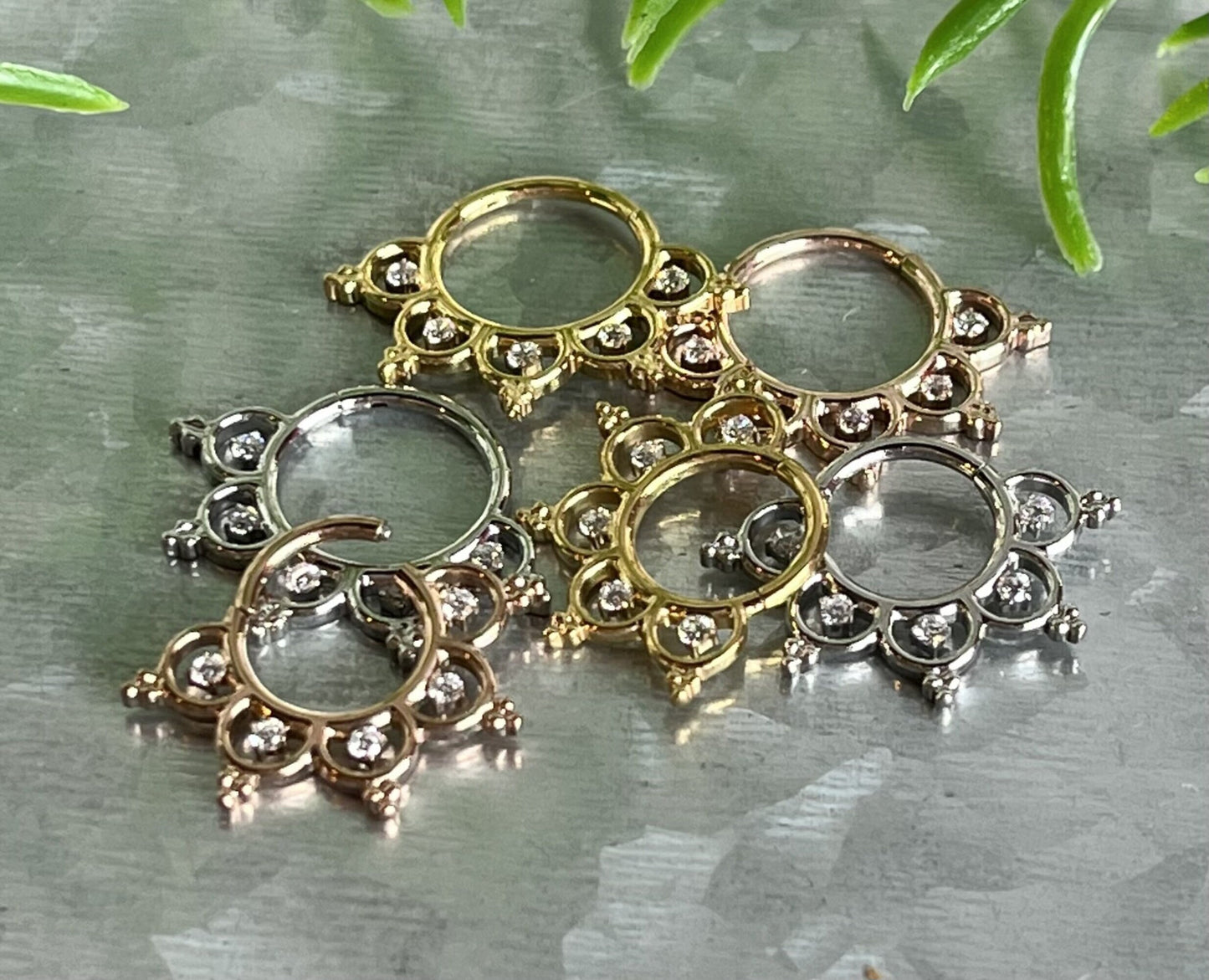 1 Piece Stunning Gem Center Petals Hinged Segment Ring - 16g - 10mm or 8mm - Silver, Gold & Rose Gold Available!